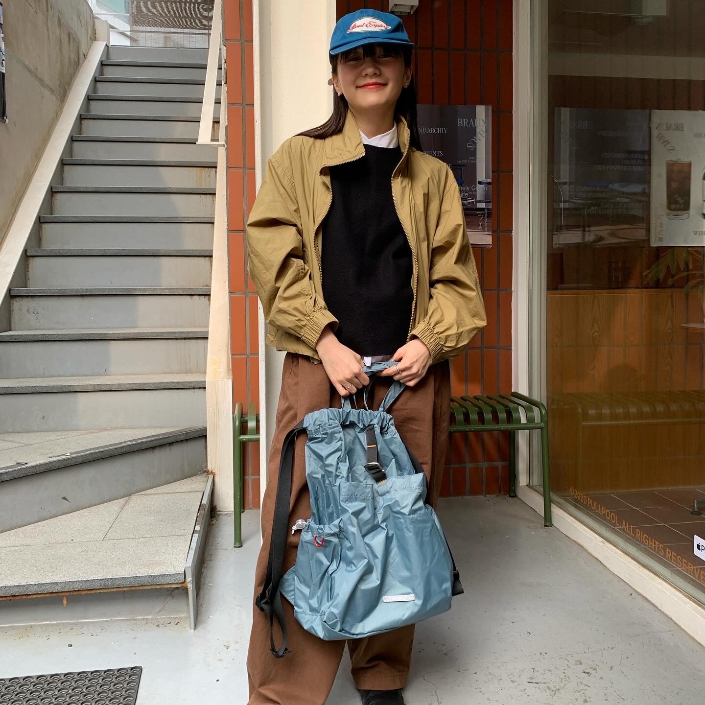 RAWROW Travel String Backpack Mini 720 Sage Blue 착용 스타일 - 5