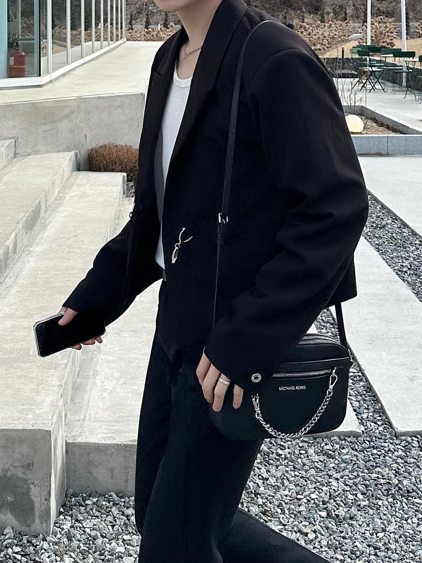 Jacquemus La Chaine Signature Logo Chain Necklace Silver 착용 스타일 - 6