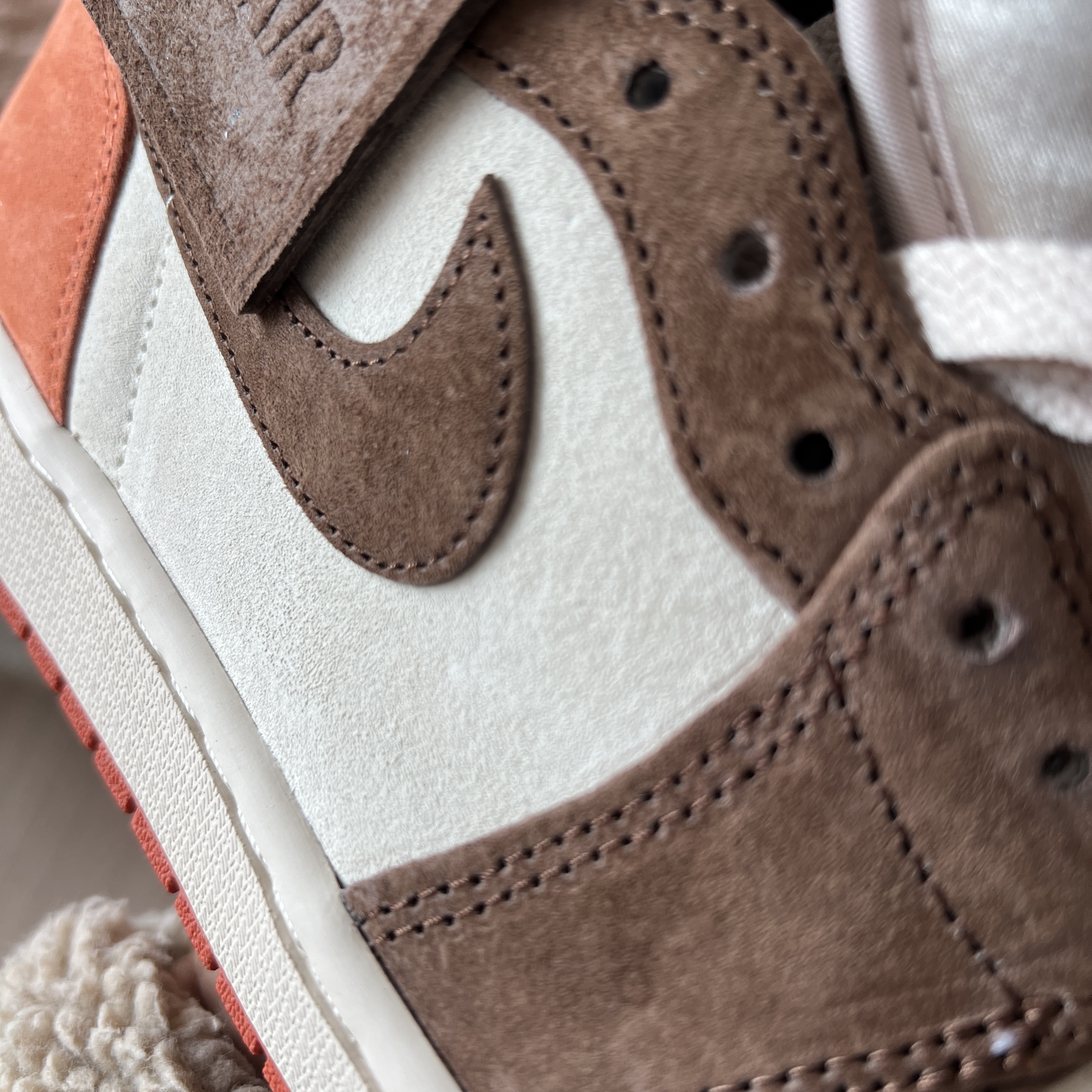 (W) Jordan 1 Retro High OG SP Cacao Wow Sanddrift 착용 스타일 - 6