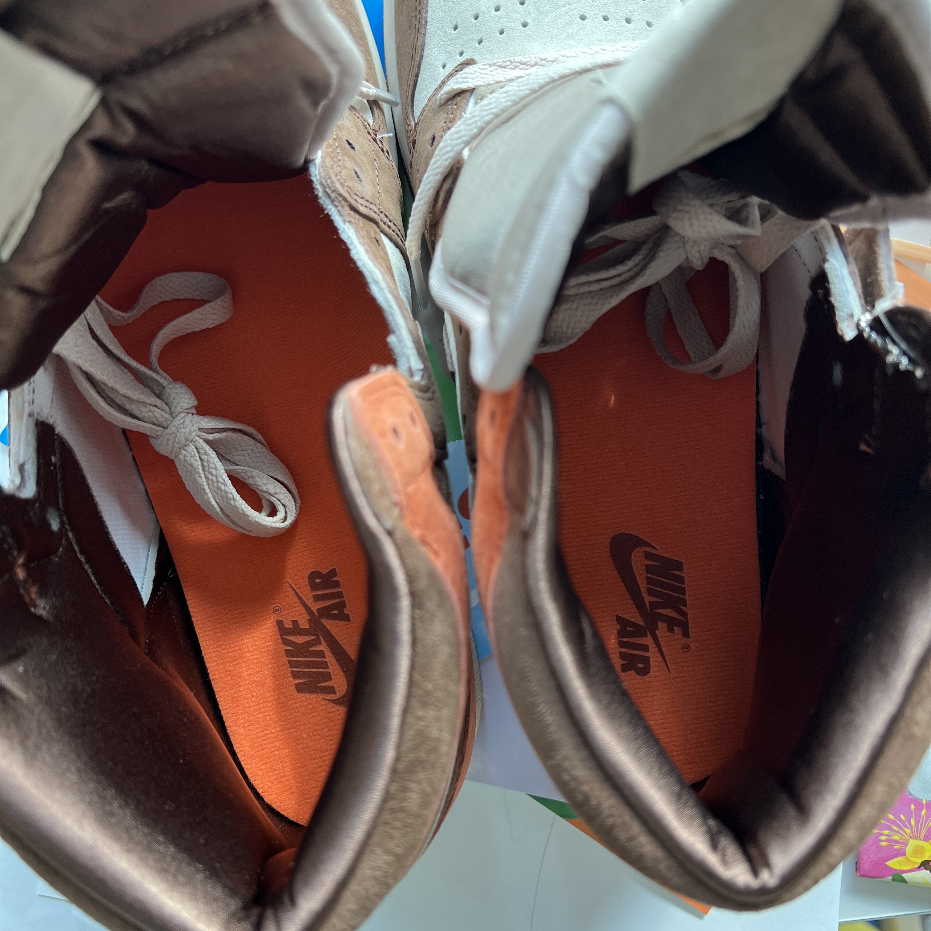 (W) Jordan 1 Retro High OG SP Cacao Wow Sanddrift 착용 스타일 - 5