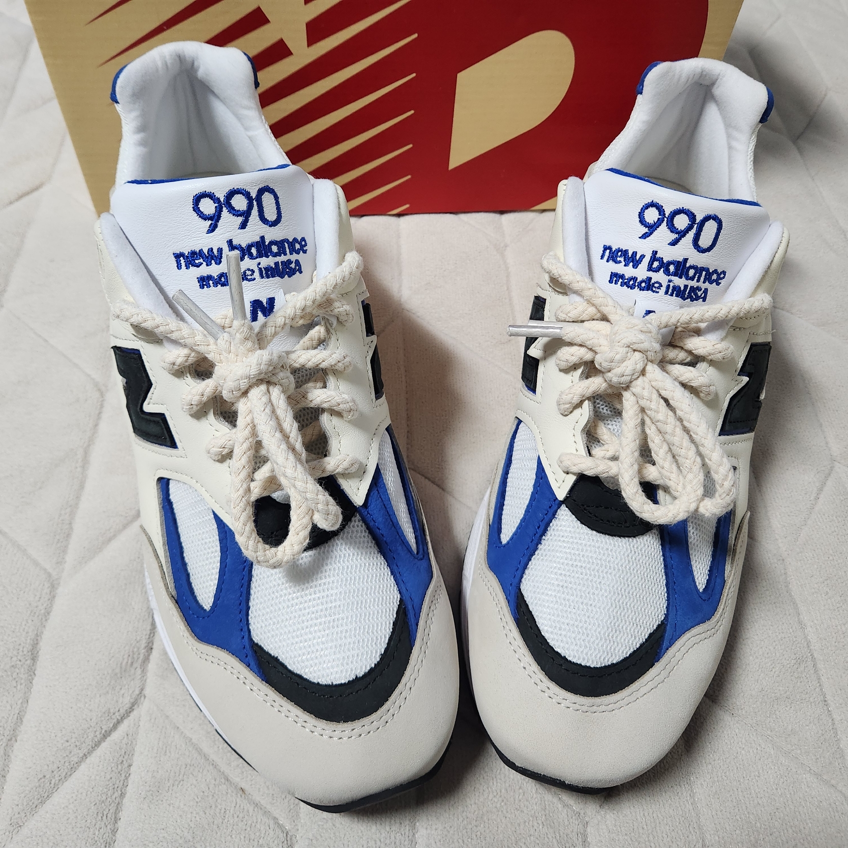 New Balance 990v2 Made in USA White Blue 착용 스타일 - 3