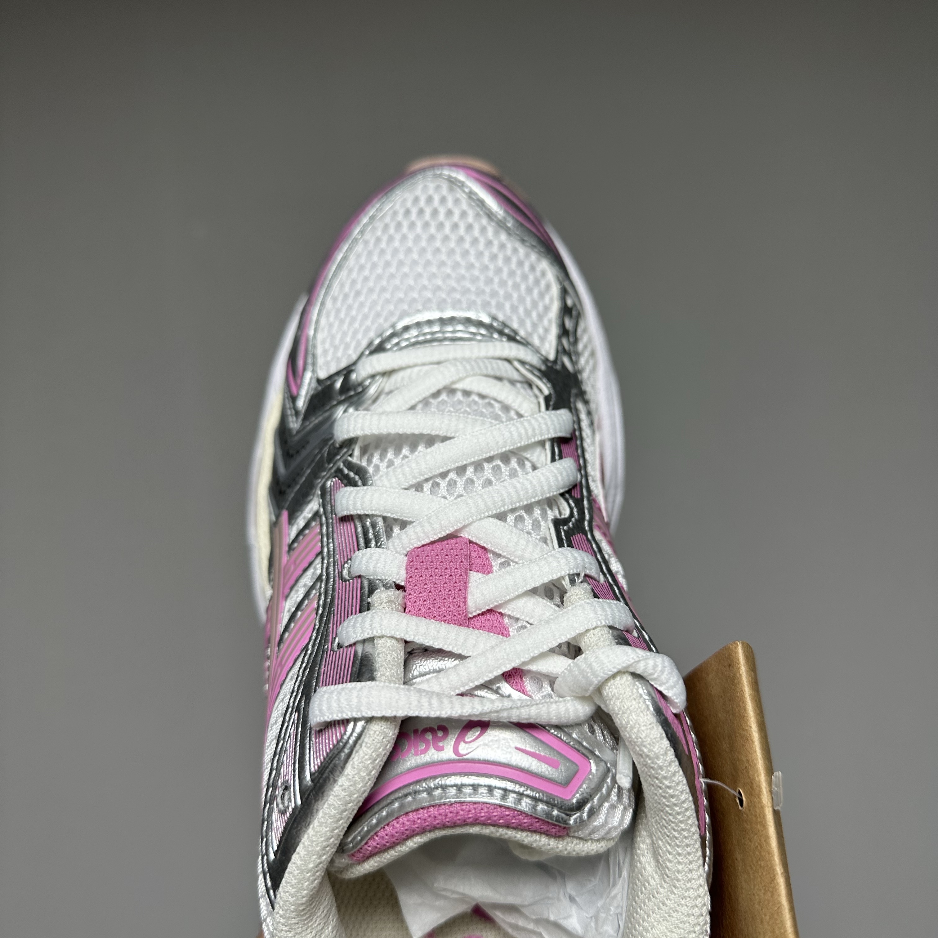 Asics Unlimited Gel-Kayano 14 White Fawn 착용 스타일 - 2