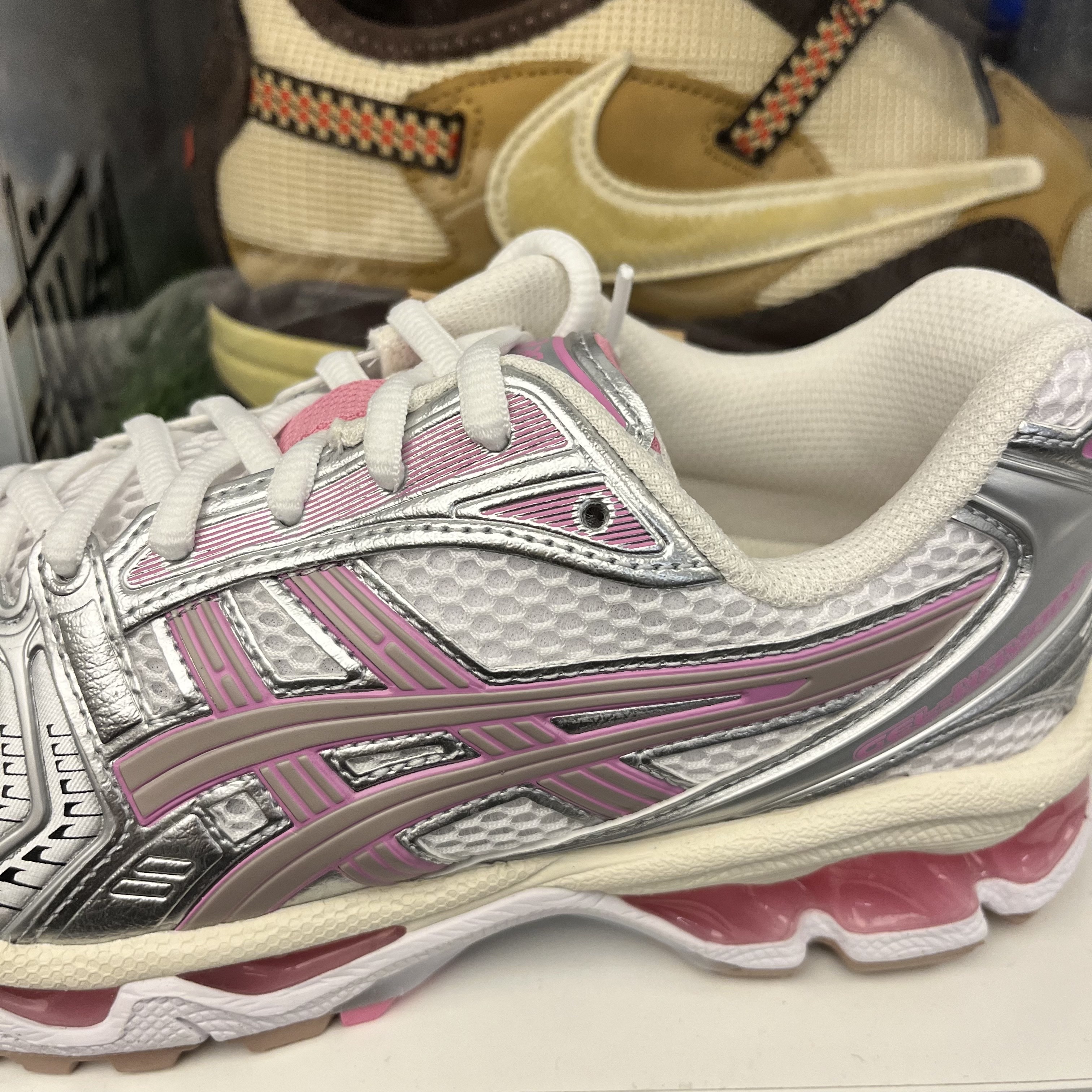 Asics Unlimited Gel-Kayano 14 White Fawn 착용 스타일 - 1