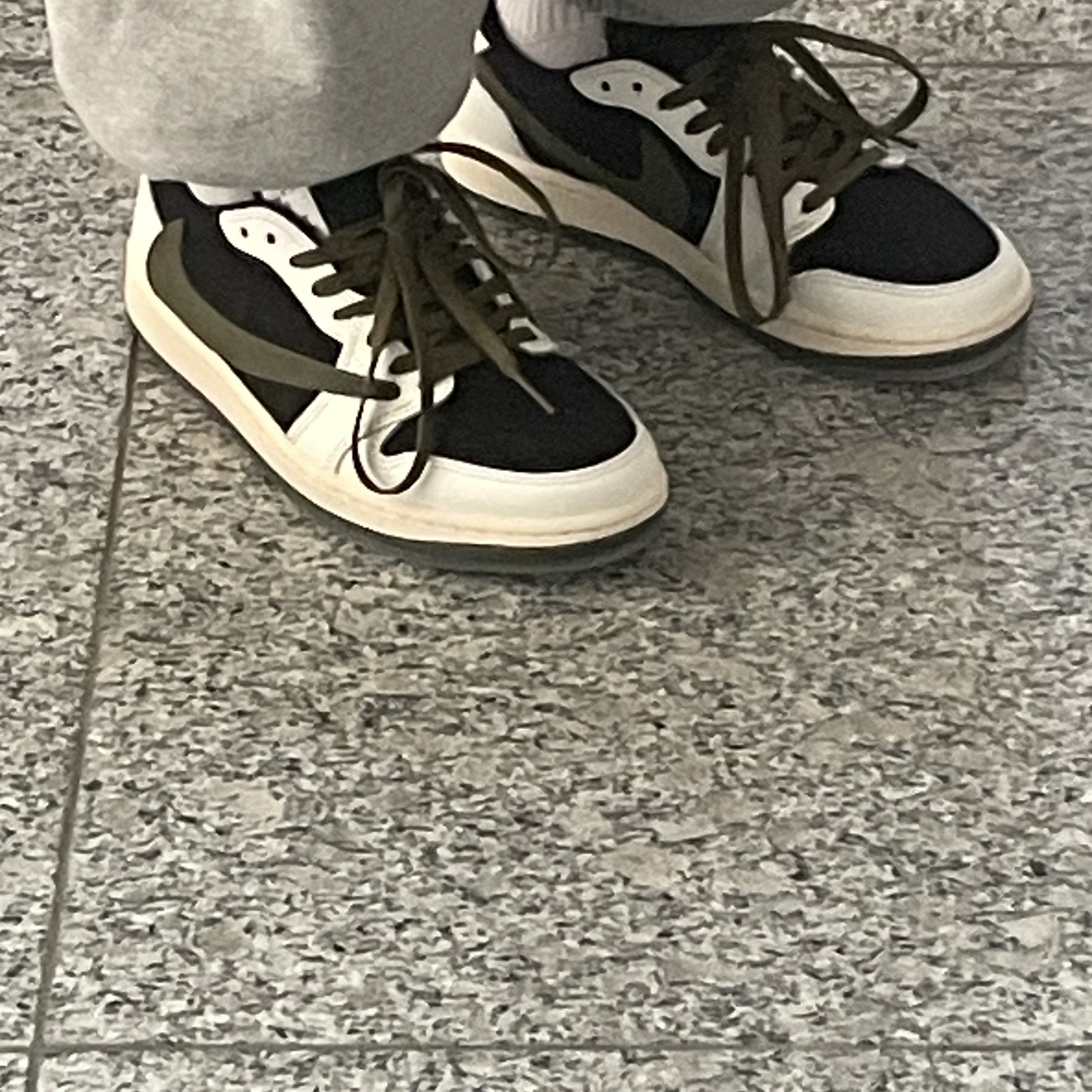(W) Jordan 1 x Travis Scott Retro Low OG SP Medium Olive 착용 스타일