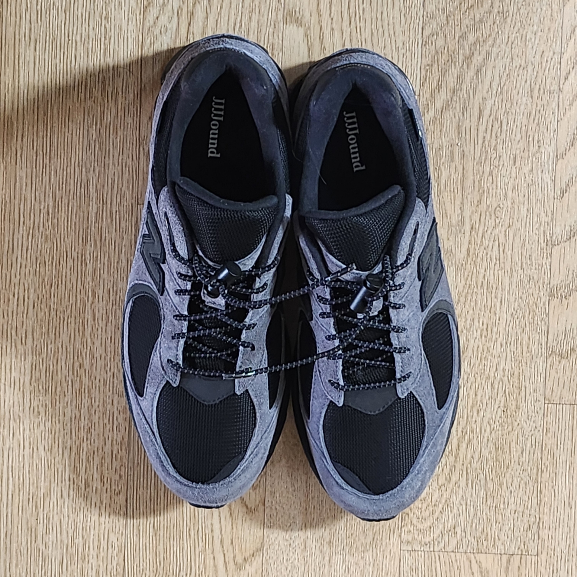 New Balance x JJJJound 2002R Gore-Tex Charcoal 착용 스타일 - 3
