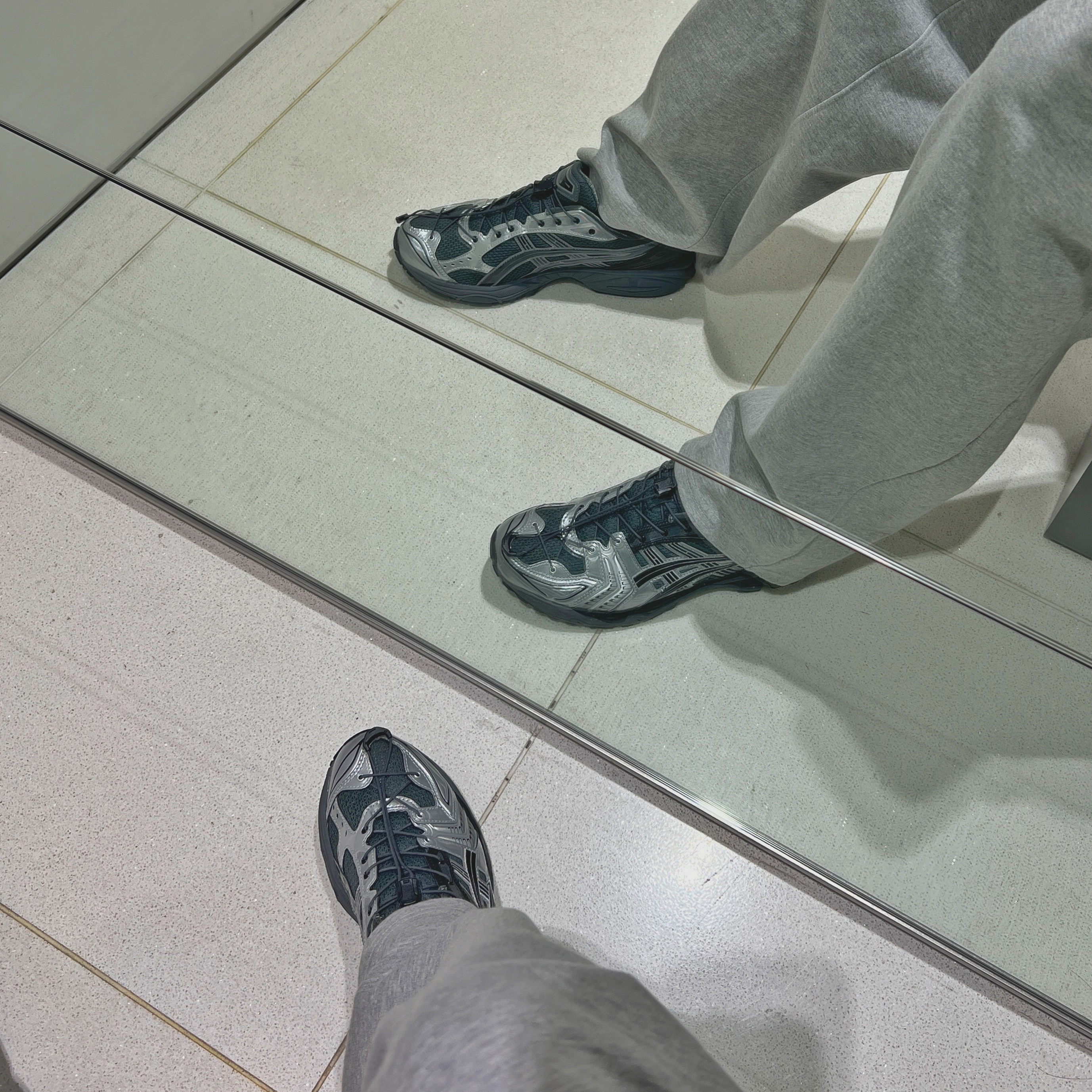 Asics x Unaffected Gel-Kayano 14 Silver Moon 착용 스타일