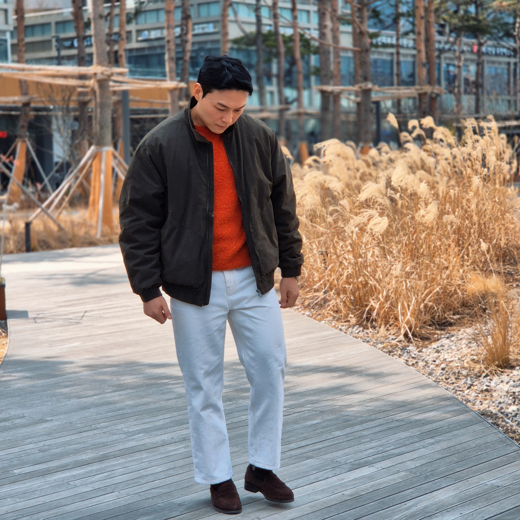 Harley of Scotland Shaggy Dog Crewneck Sweater Mushroom 착용 스타일 - 3