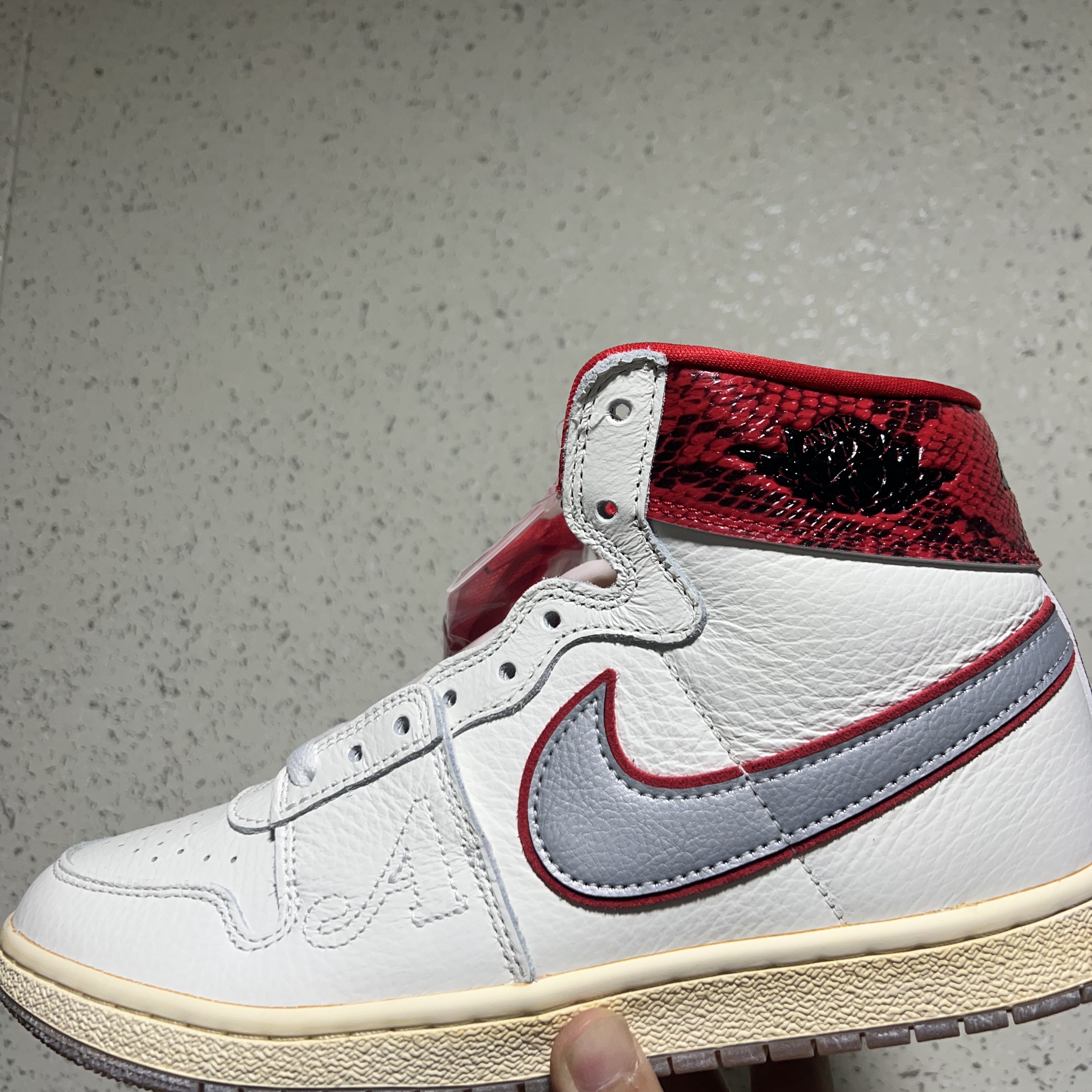 Jordan x Awake NY Air Ship PE SP Sail University Red 착용 스타일 - 1
