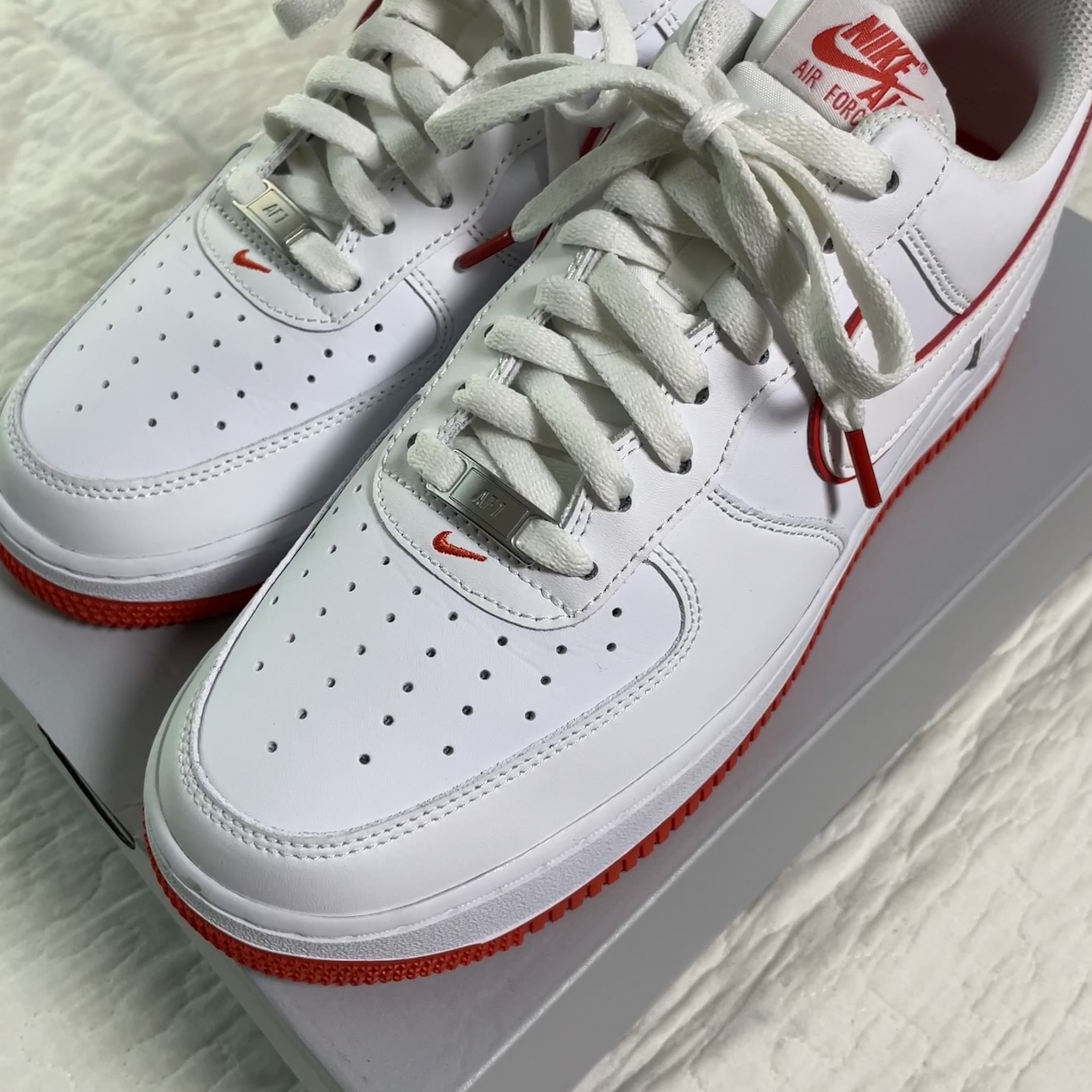 Nike Air Force 1 '07 White Picante Red 착용 스타일