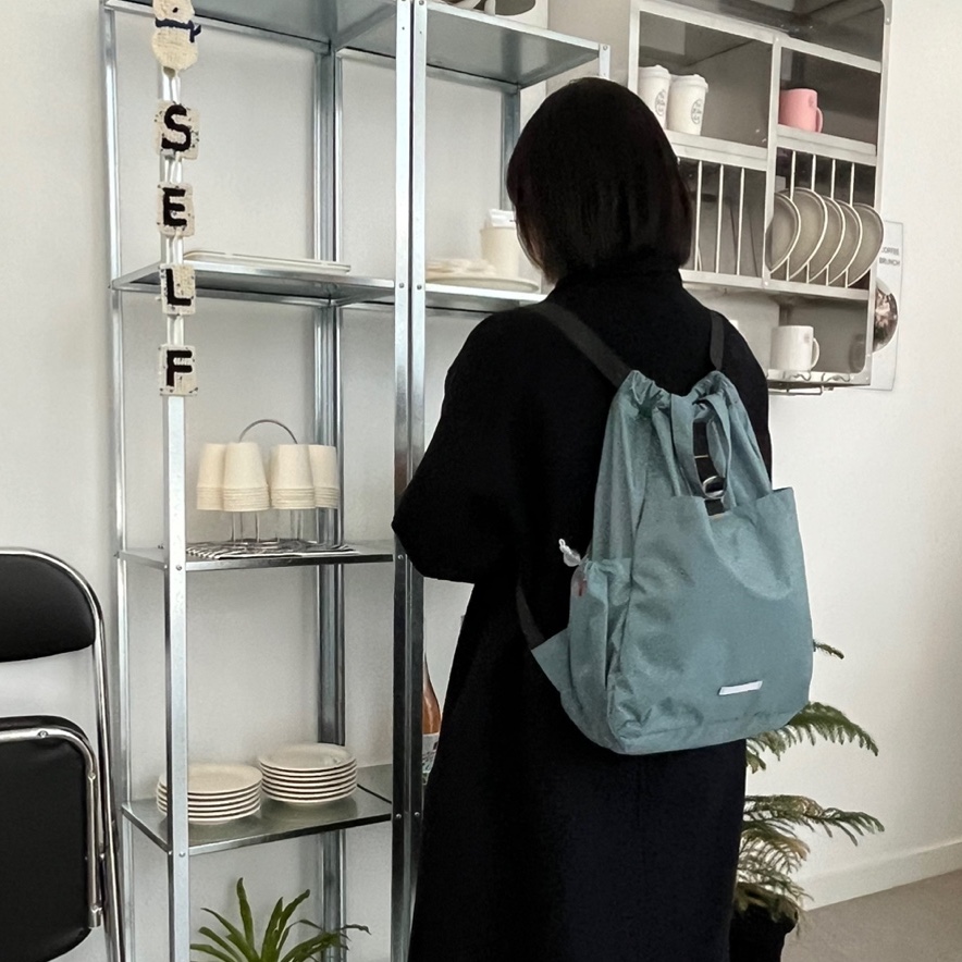 RAWROW Travel String Backpack Mini 720 Sage Blue 착용 스타일 - 1