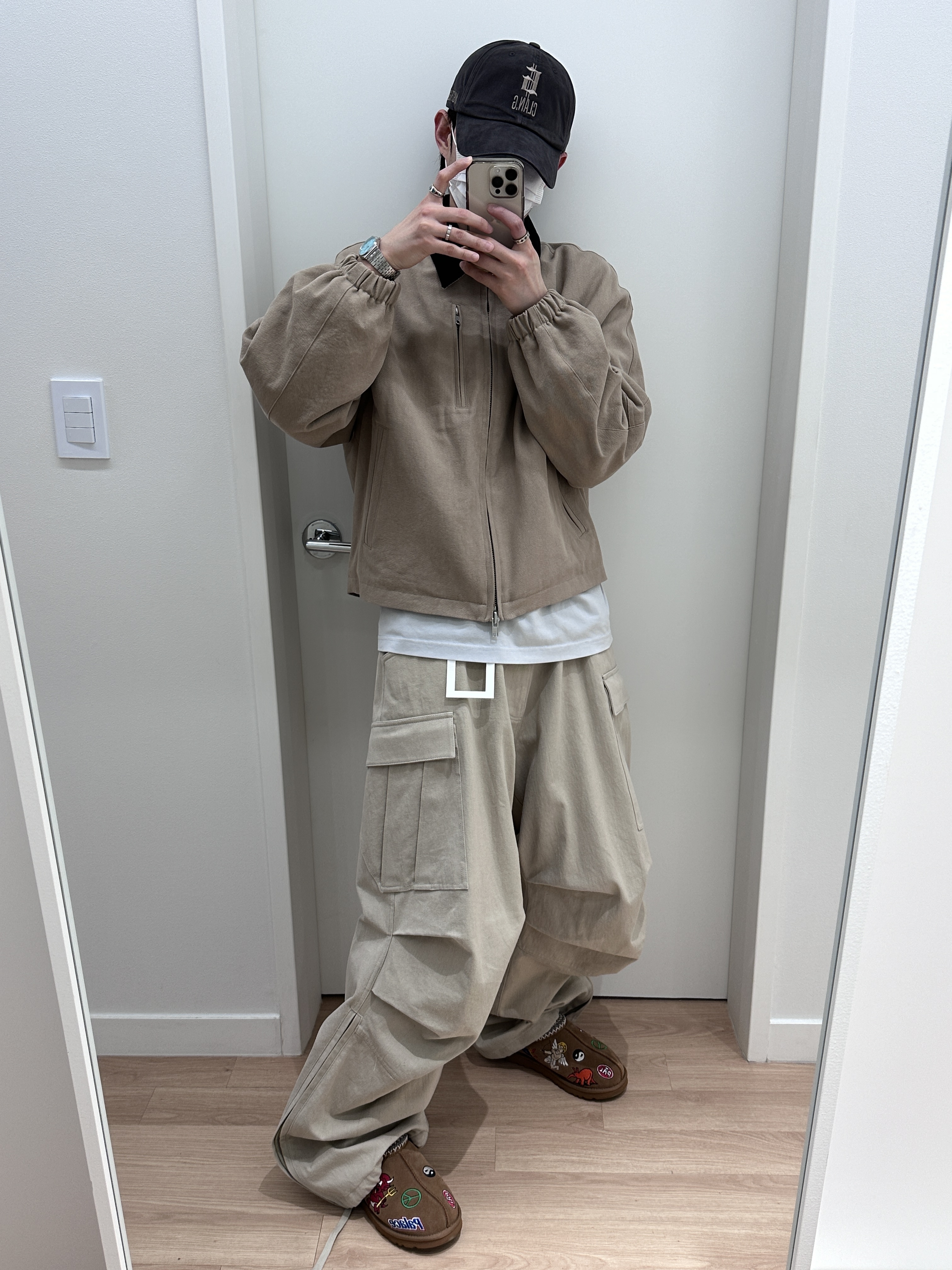 Nonnod Side Zip Cargo Pants Beige, Undermycar Gashutein 6 Clan.G Vintage Washed Ball Cap Elm Wood - 24SS 착용 스타일 - 4