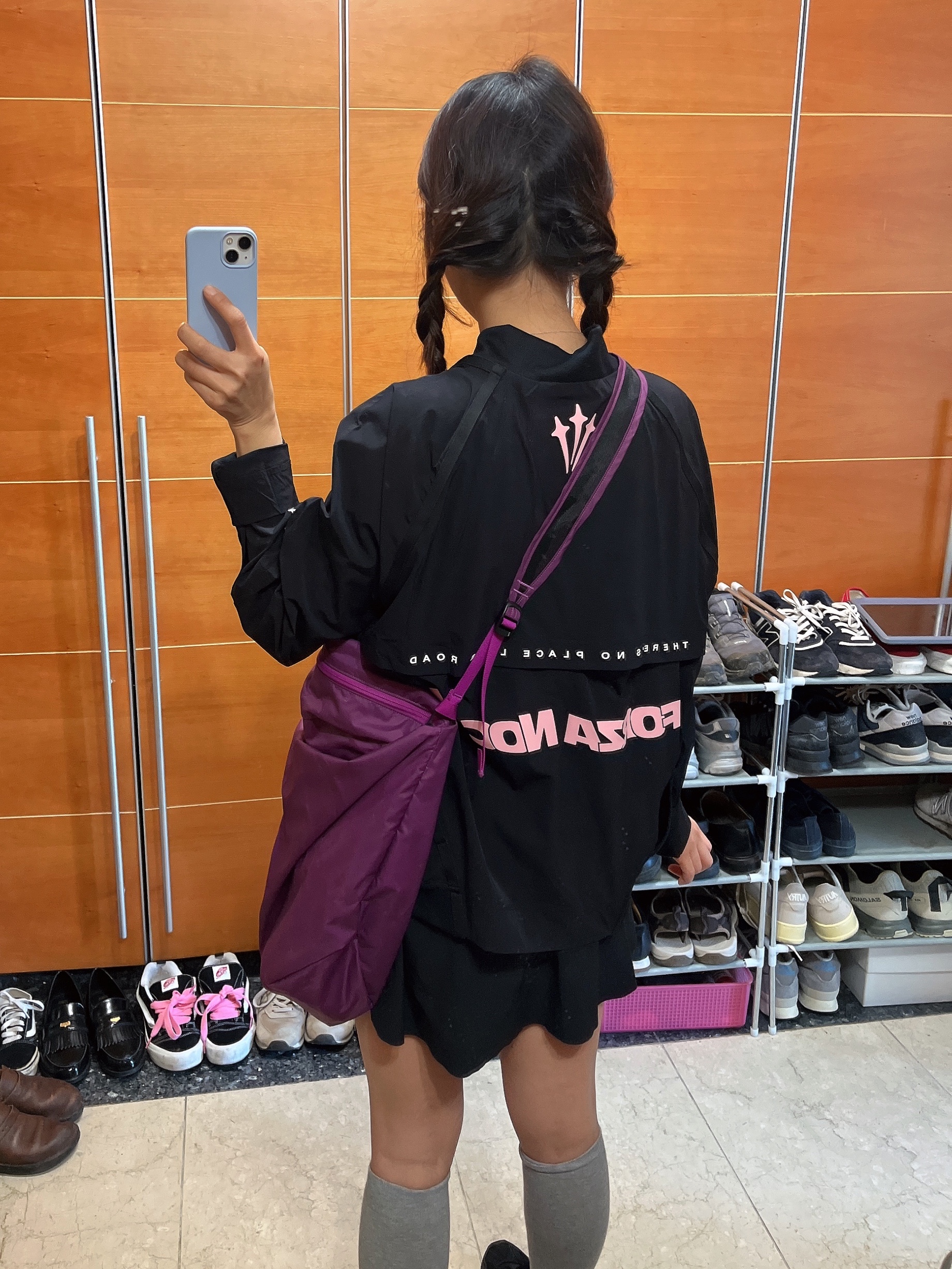 Asics Gel-Sonoma 15-50 Black Obsidian Grey, (W) Nike x Drake Nocta NRG LR L/S Crew Black (DV3631-010) 착용 스타일 - 2
