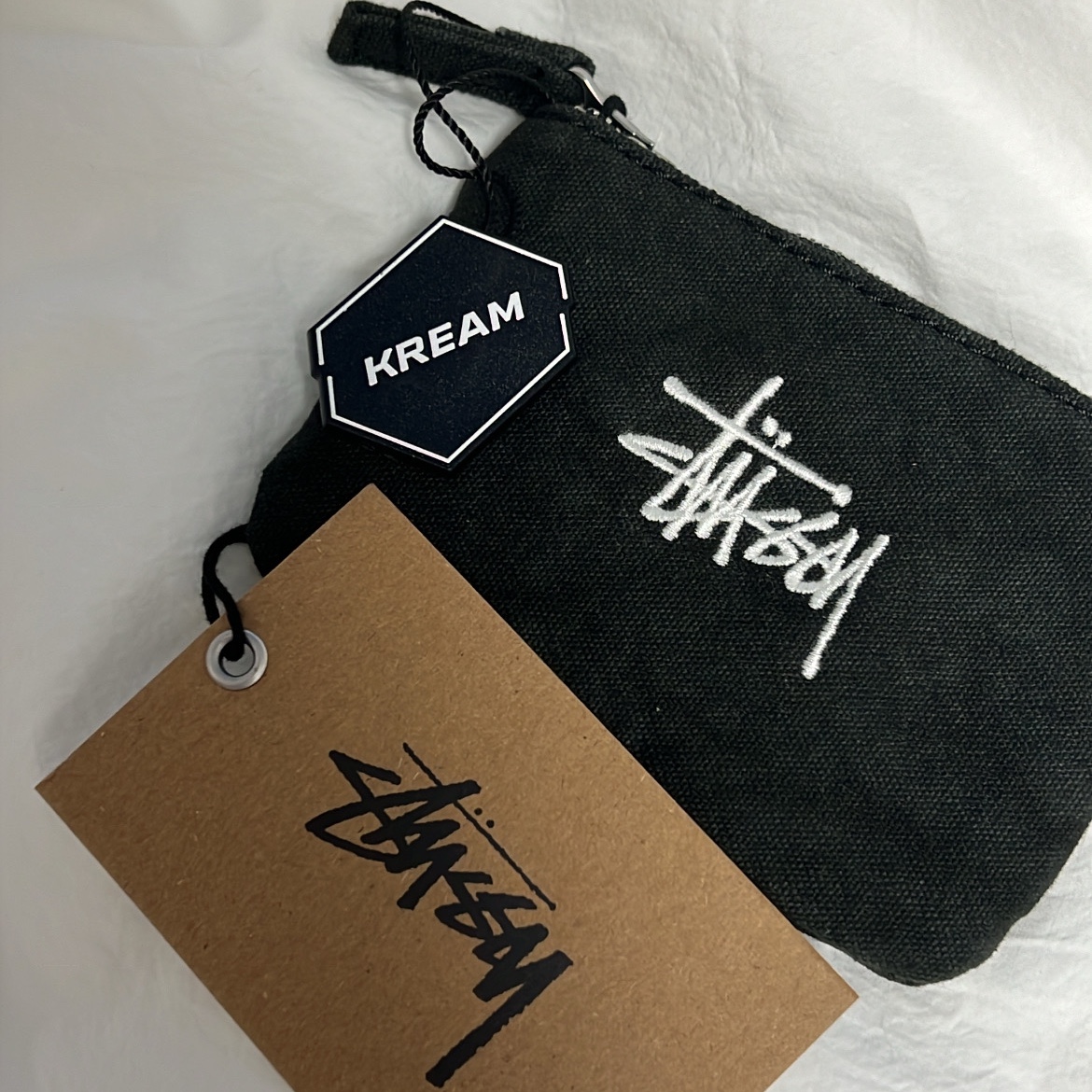 Stussy Canvas Coin Pouch Washed Black 착용 스타일
