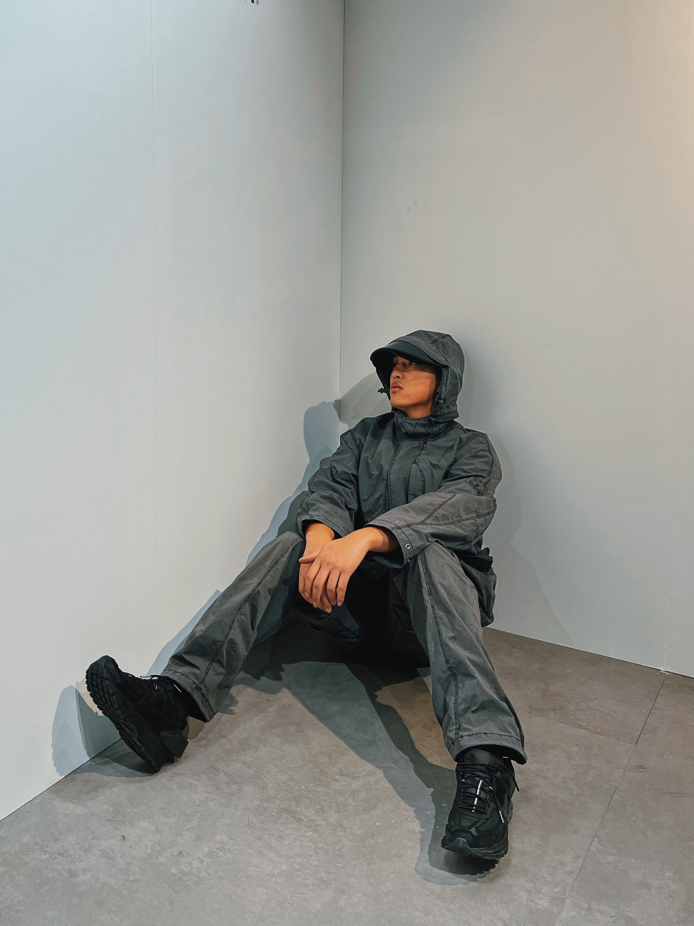 Nike x A-Cold-Wall Zoom Vomero 5 Black 착용 스타일 - 3