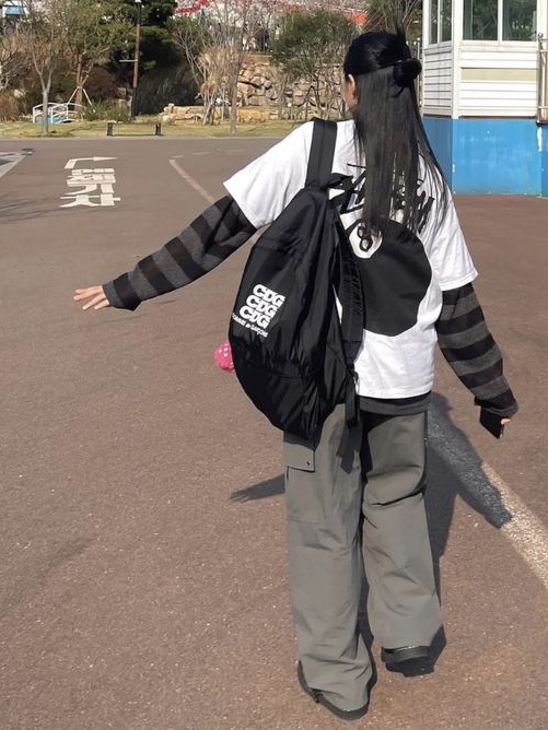 CDG Backpack Black, Stussy 8 Ball Pigment Dyed T-Shirt Natural 착용 스타일