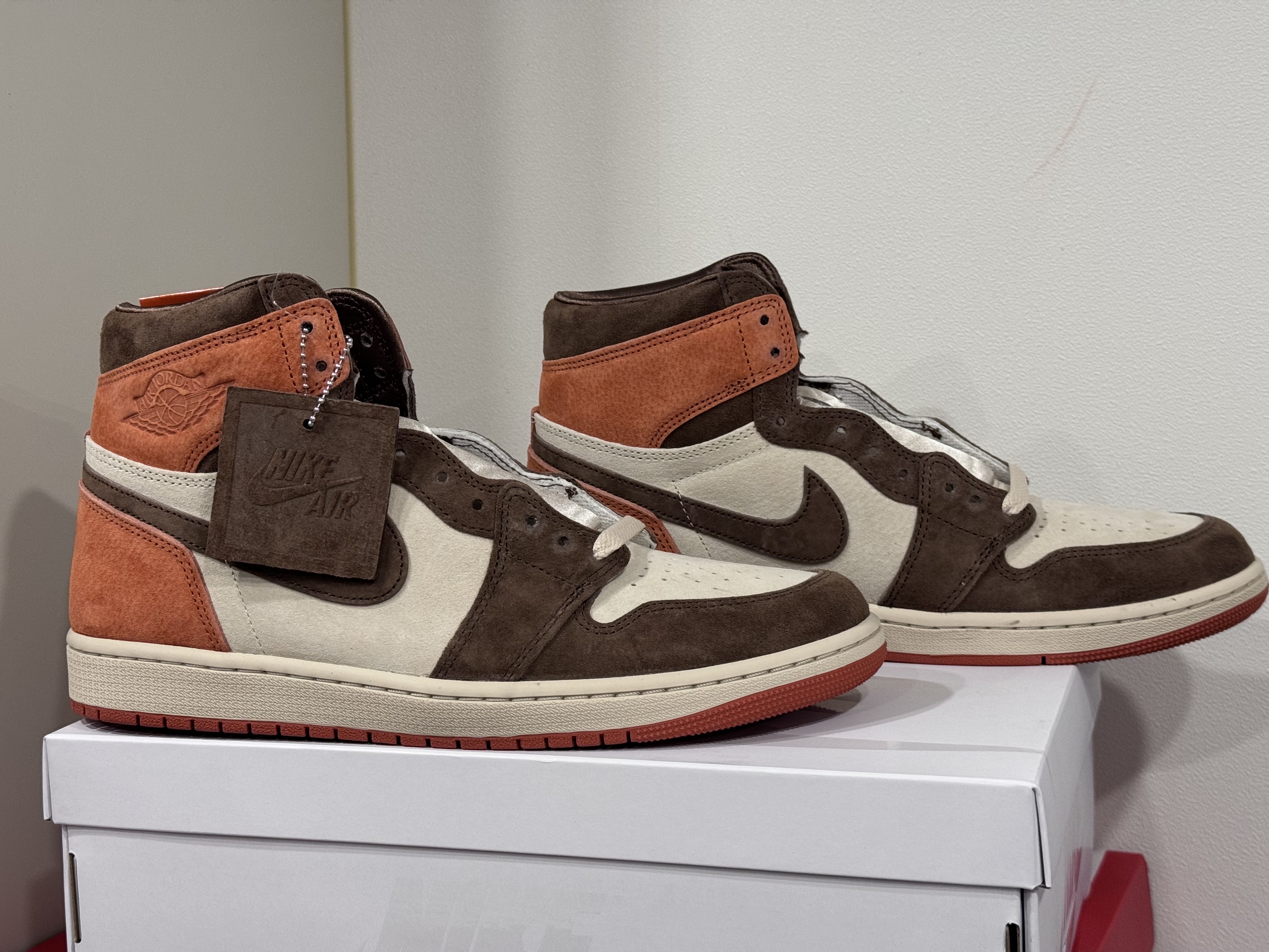 (W) Jordan 1 Retro High OG SP Cacao Wow Sanddrift 착용 스타일 - 1