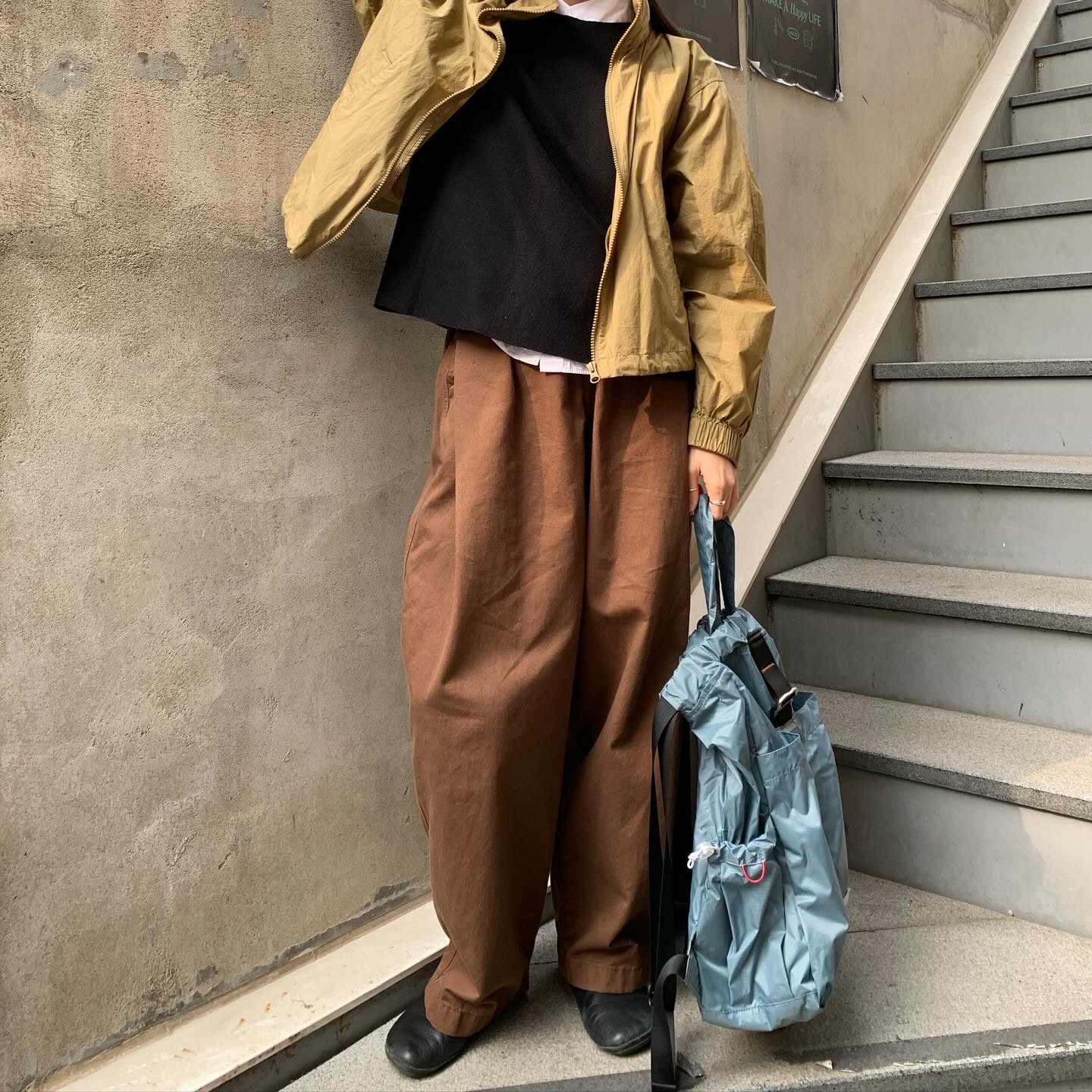 RAWROW Travel String Backpack Mini 720 Sage Blue 착용 스타일 - 6