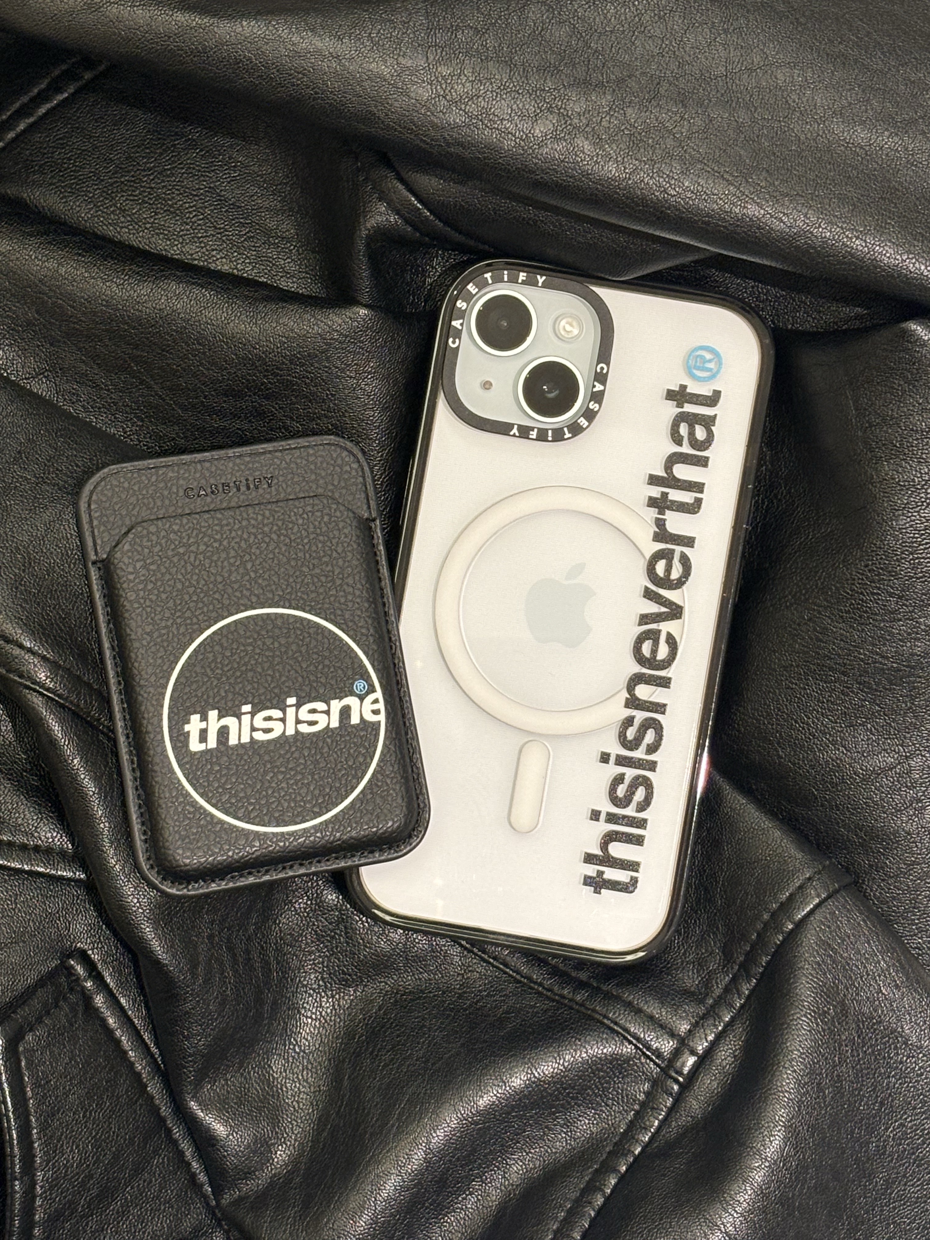 Casetify x Thisisneverthat iPhone Pink T-Logo MagSafe CaseClear Black 착용 스타일 - 6