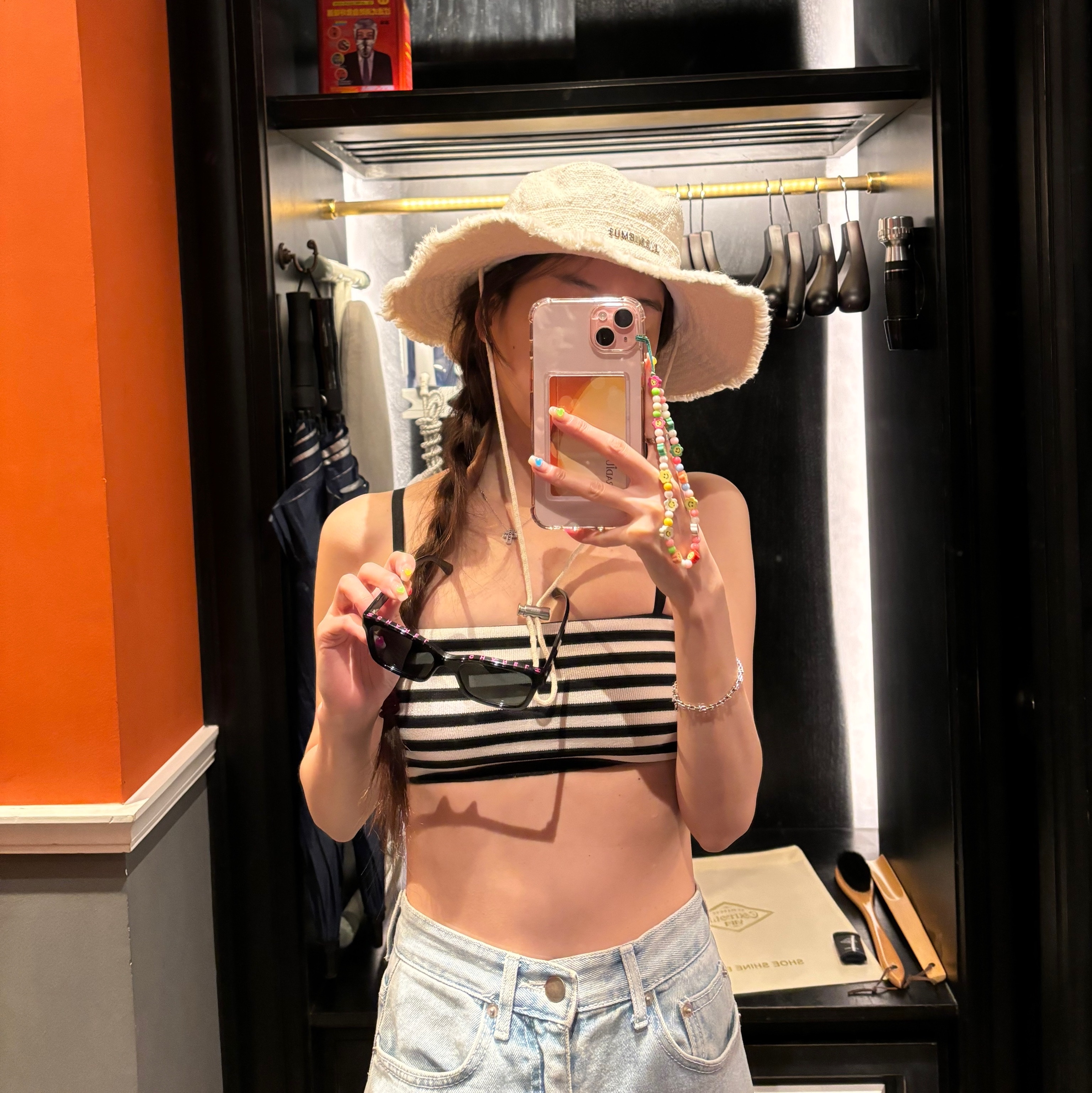 (W) Emis Logo V-Back Strap Swimsuit Black, Jacquemus Le Bob Artichaut Bucket Hat Off White 착용 스타일 - 4
