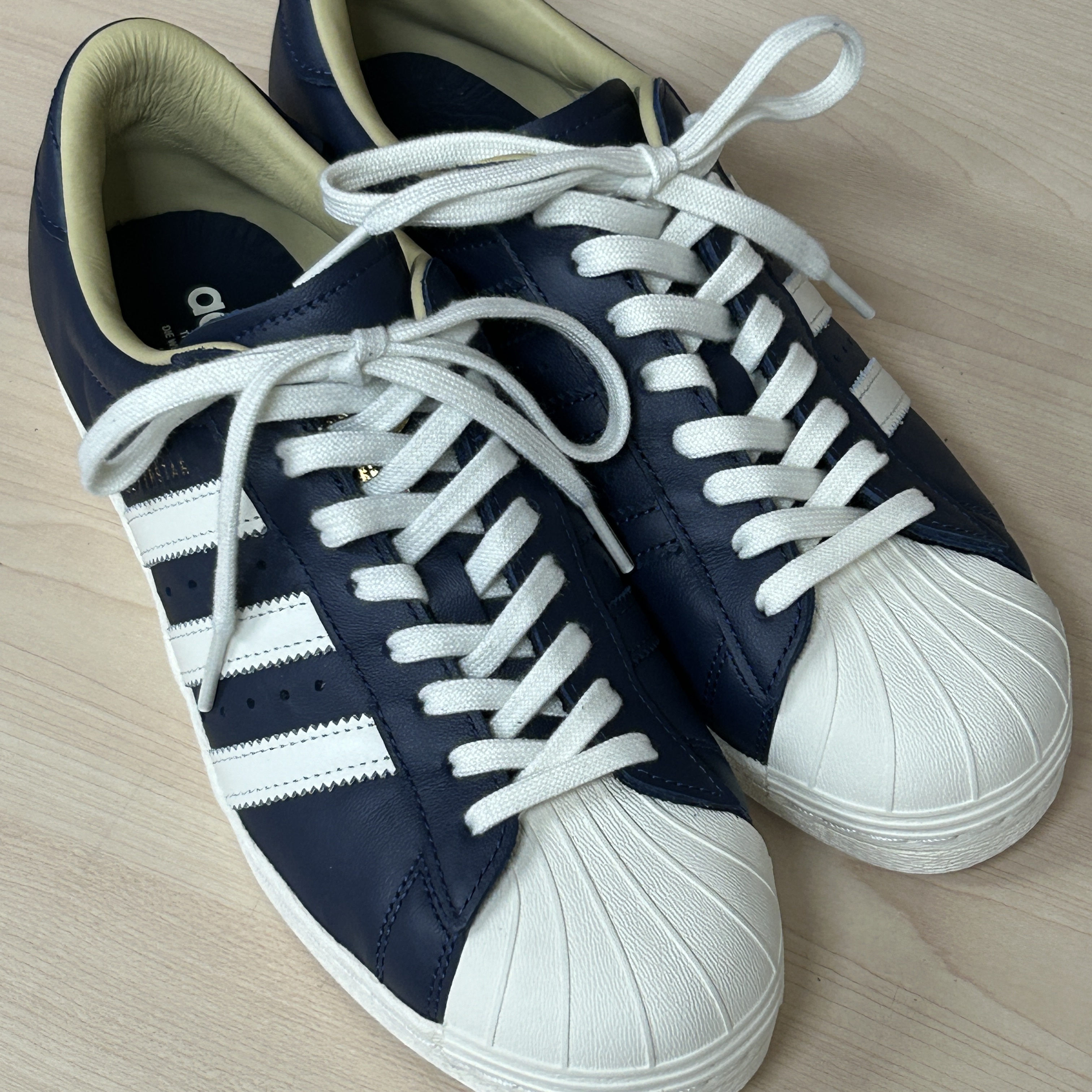 Adidas Superstar 80s Tany Night Indigo Off White 착용 스타일