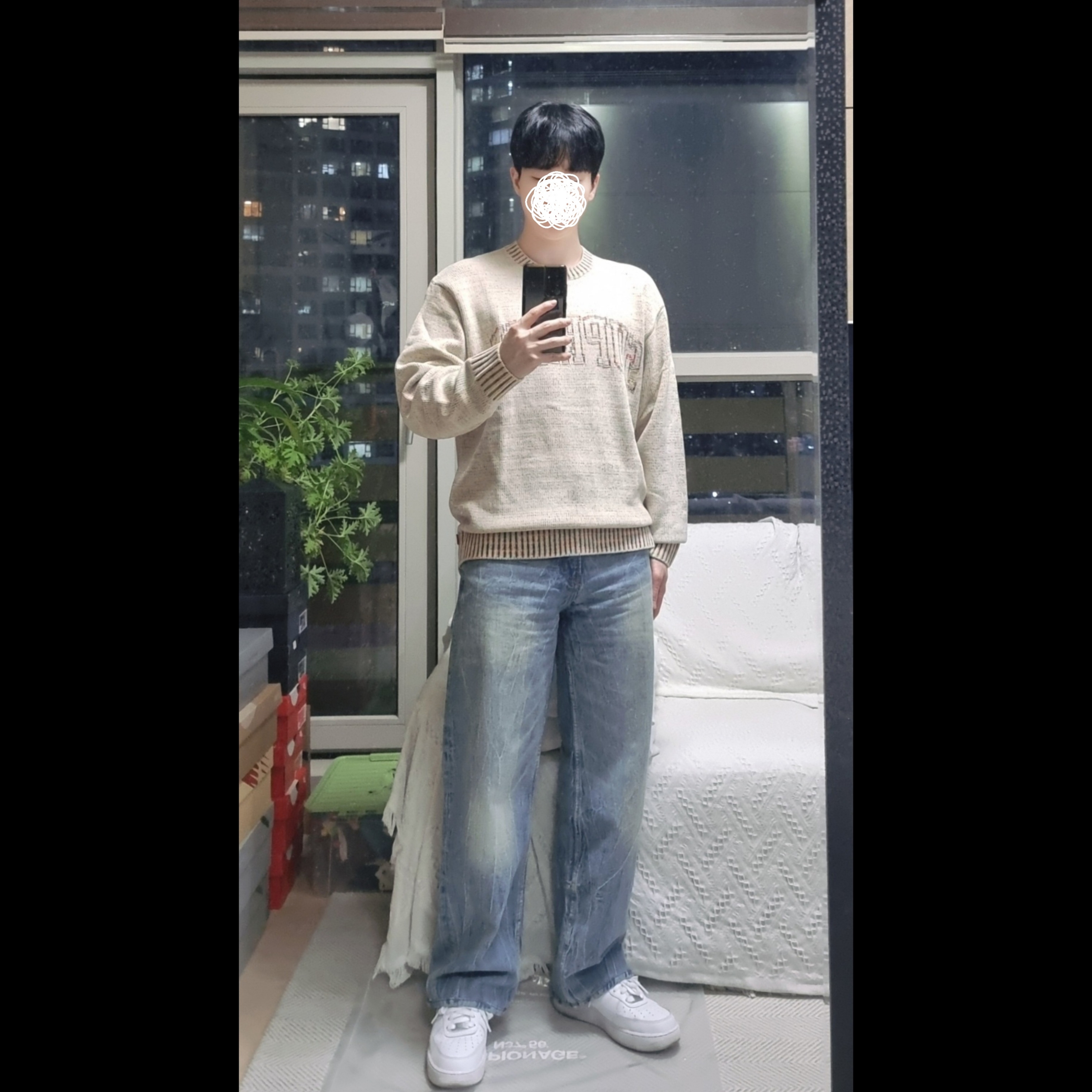 Supreme Contrast Arc Sweater White - 24SS, Nike Air Force 1 '07 Low White 착용 스타일 - 1