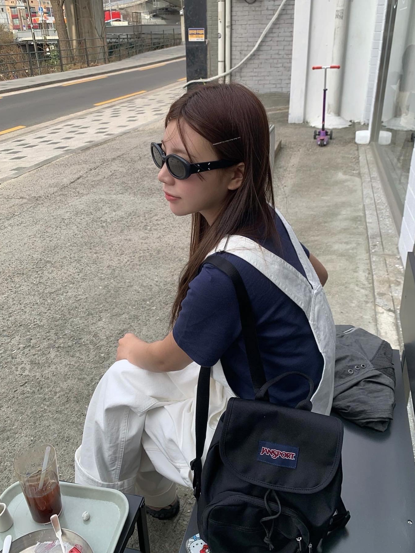 Gentle Monster x Maison Margiela MM107 Leather Black Black, Jansport Highlands Mini Backpack Black 착용 스타일 - 1
