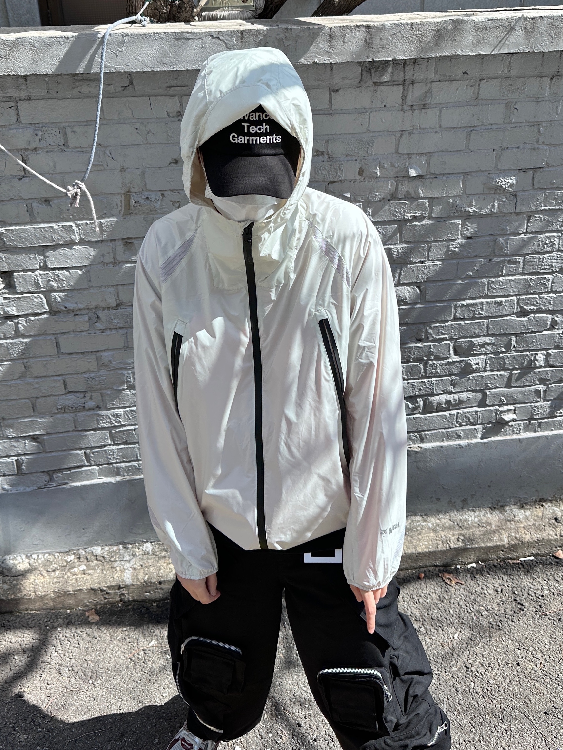 Nonnod Mechanic Cargo Pants Black 착용 스타일 - 3