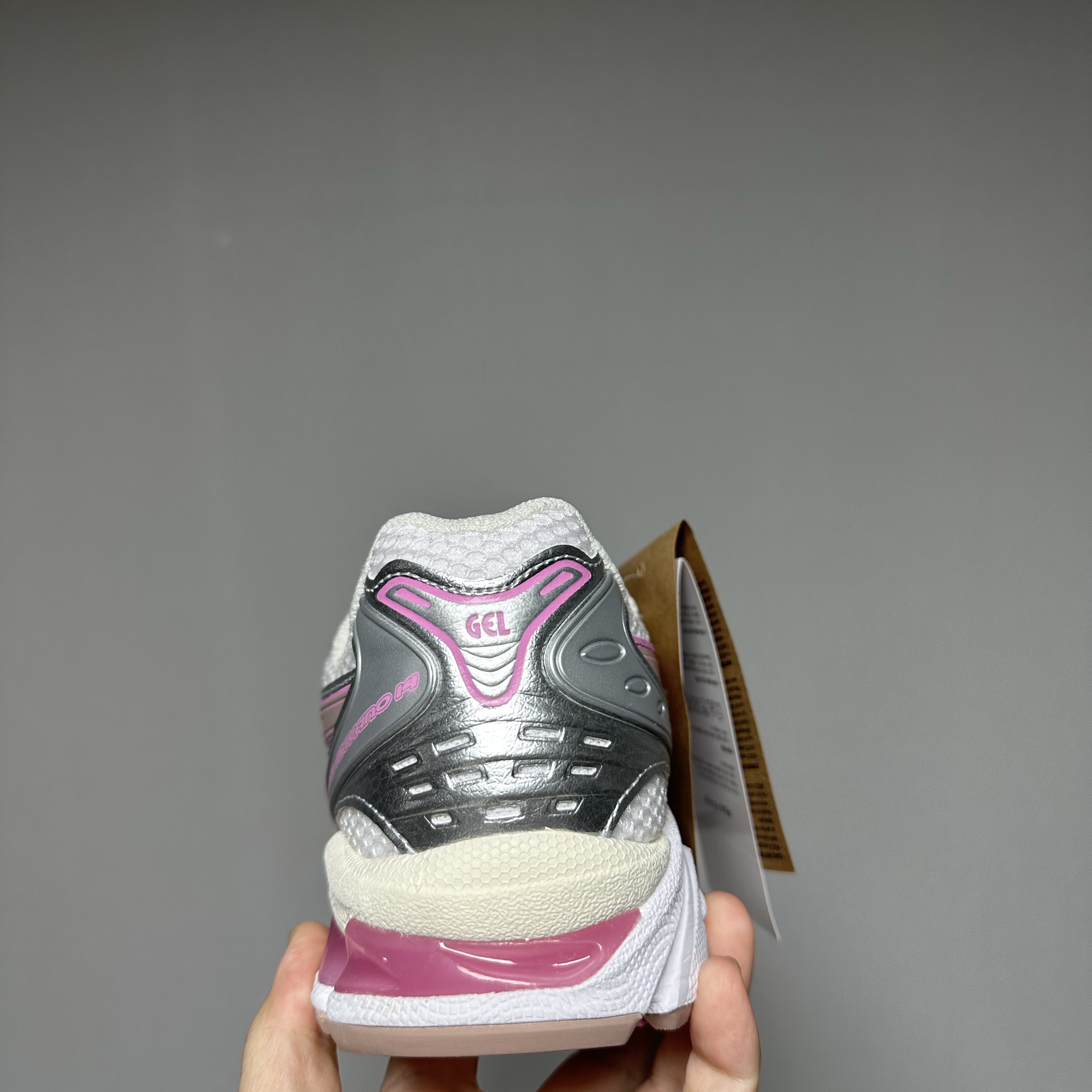 Asics Unlimited Gel-Kayano 14 White Fawn 착용 스타일 - 3