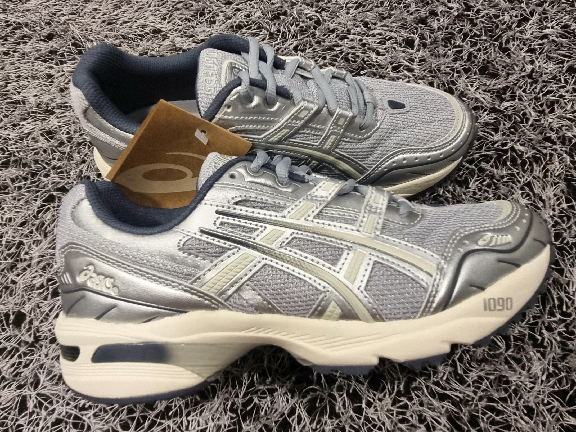 Asics Gel-1090 Piedmont Grey 착용 스타일 - 5