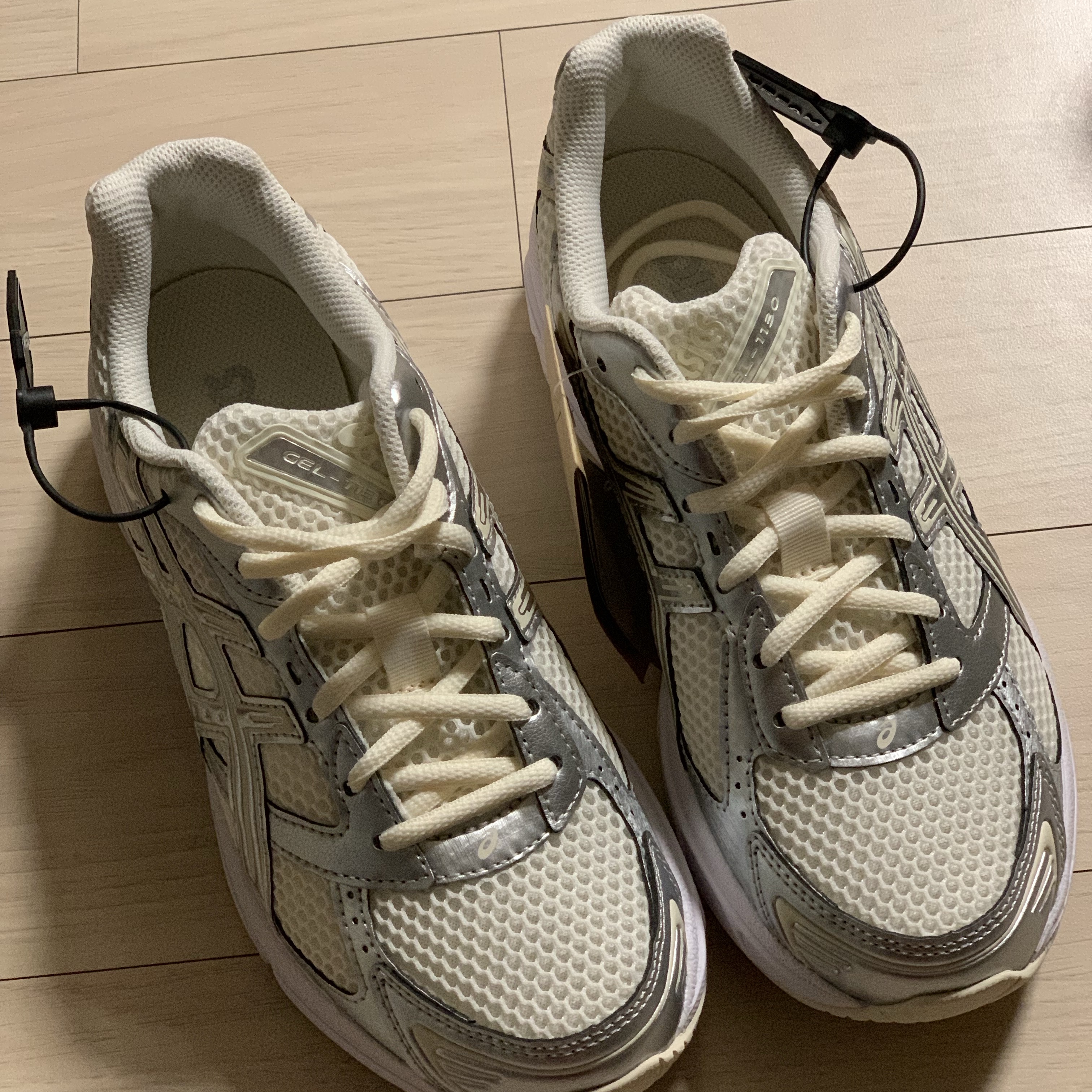 (W) Asics Gel-1130 Cream Pure Silver 착용 스타일