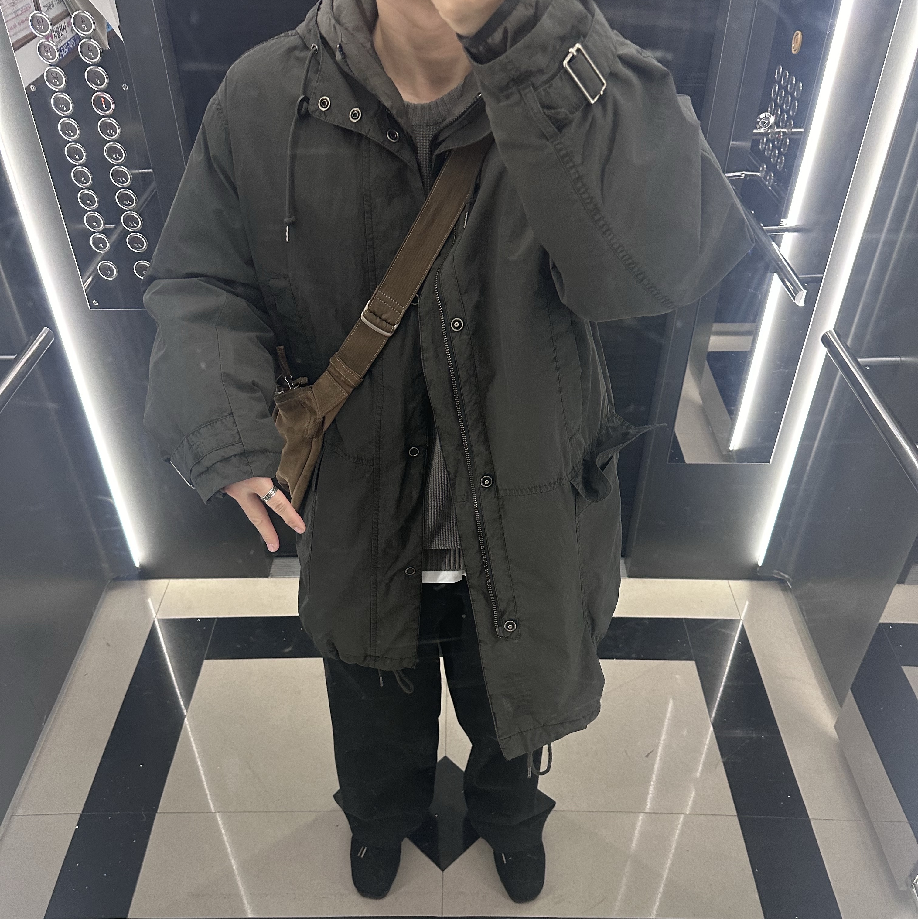 [프리오더] Polyteru Wallabee Shoes Woven Black, Polyteru Light Puffer Jacket 1.5v Mud 착용 스타일