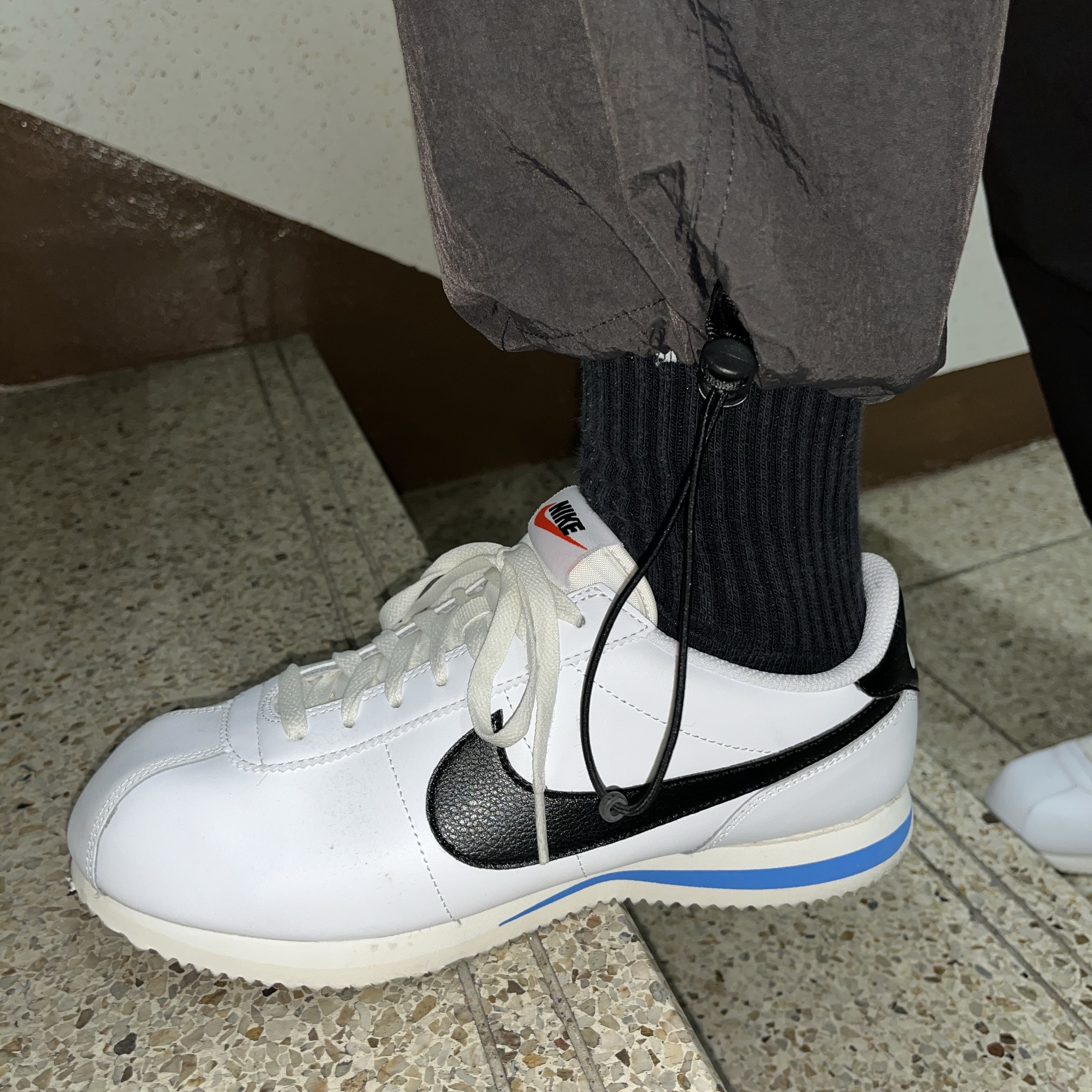 (W) Nike Cortez White and Black 착용 스타일