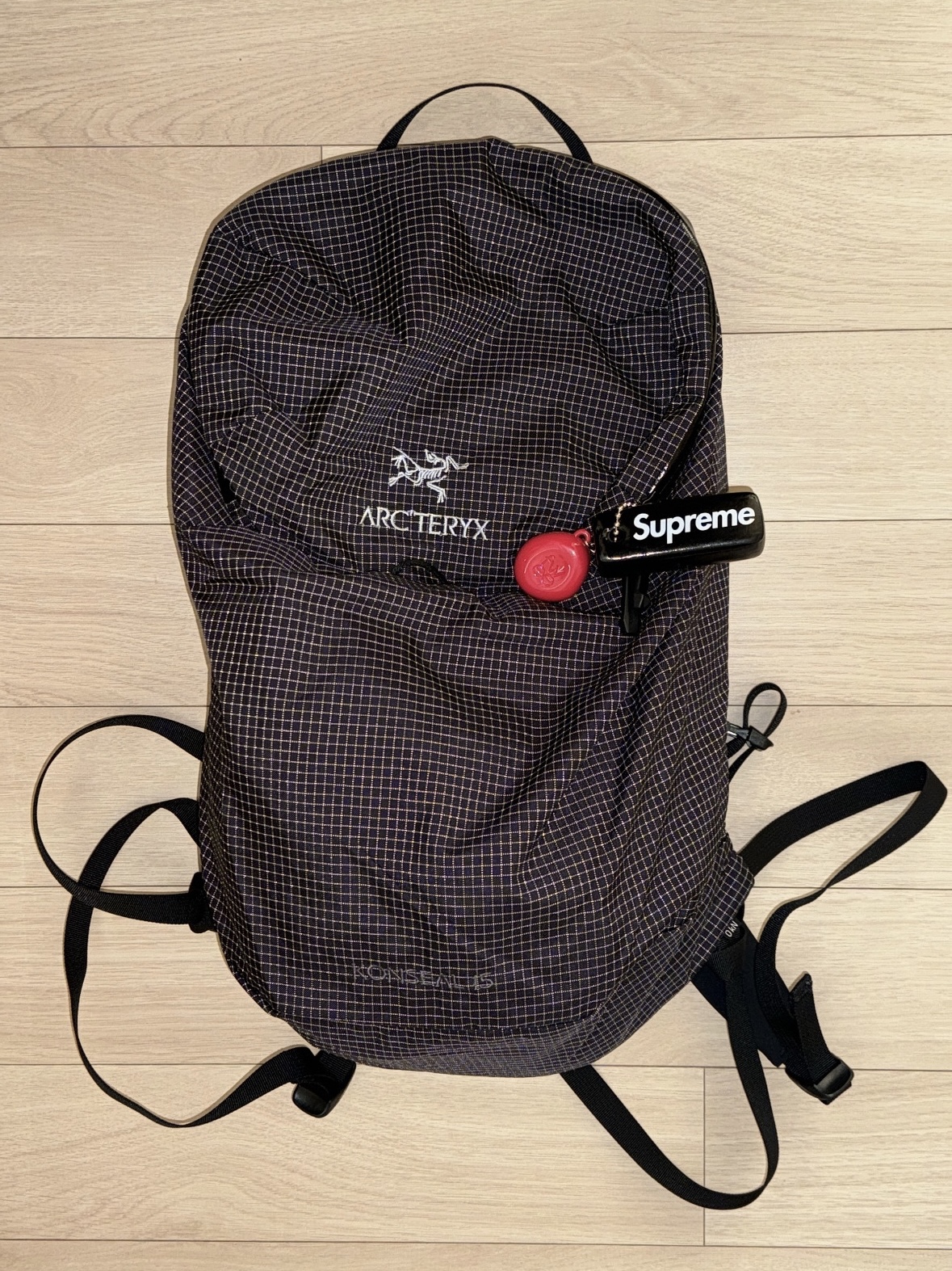 Arc'teryx Konseal 15 Backpack Black 착용 스타일
