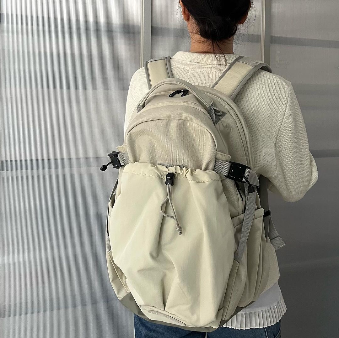 RAWROW Heavy Duty Backpack 811 811 Cream, RAWROW Heavy Duty Backpack 811 Black 착용 스타일 - 1