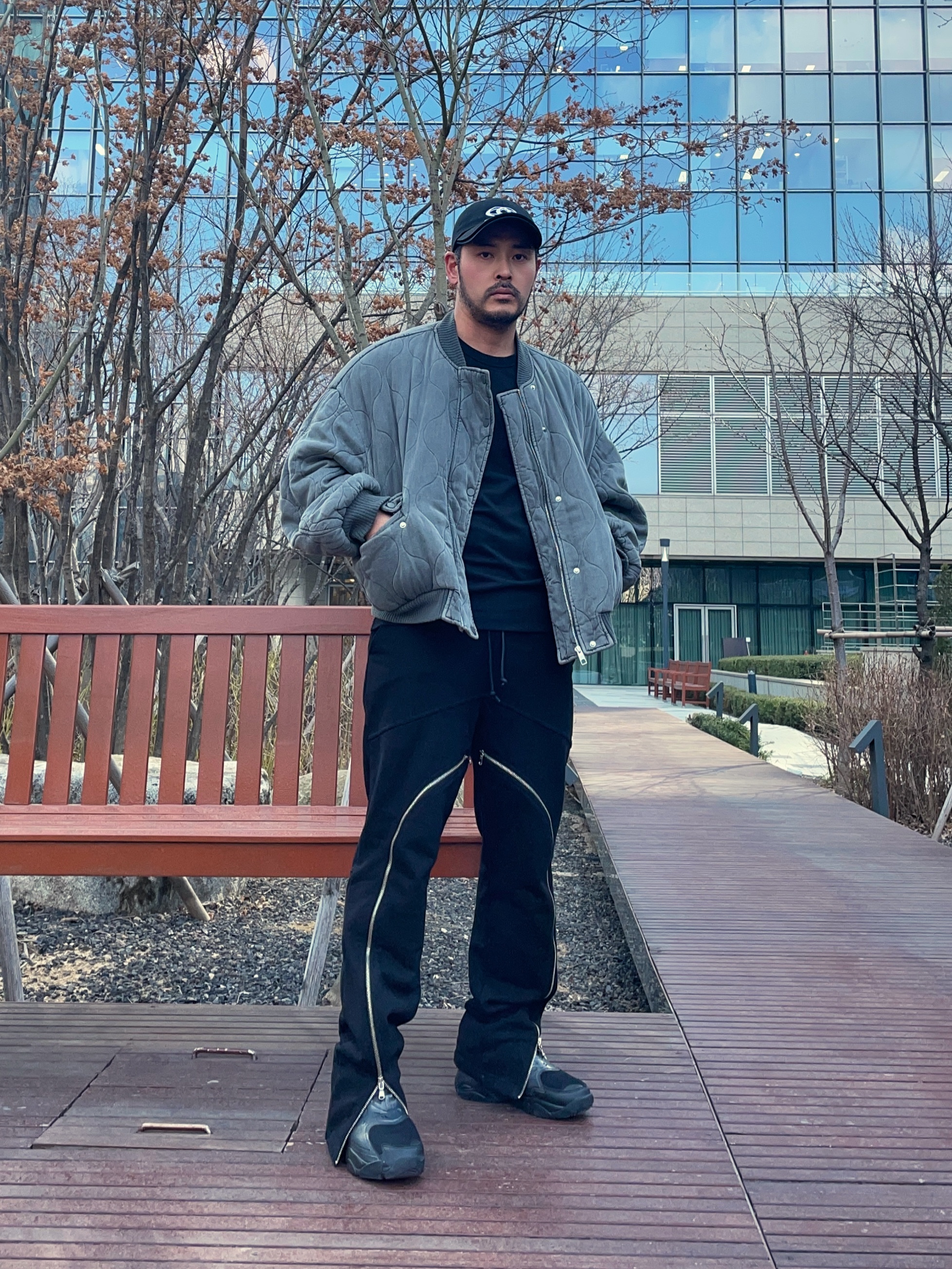 Civision by CSC Double Brim Cap Black, Reebok x Juun.J Pump Court Black 착용 스타일 - 1