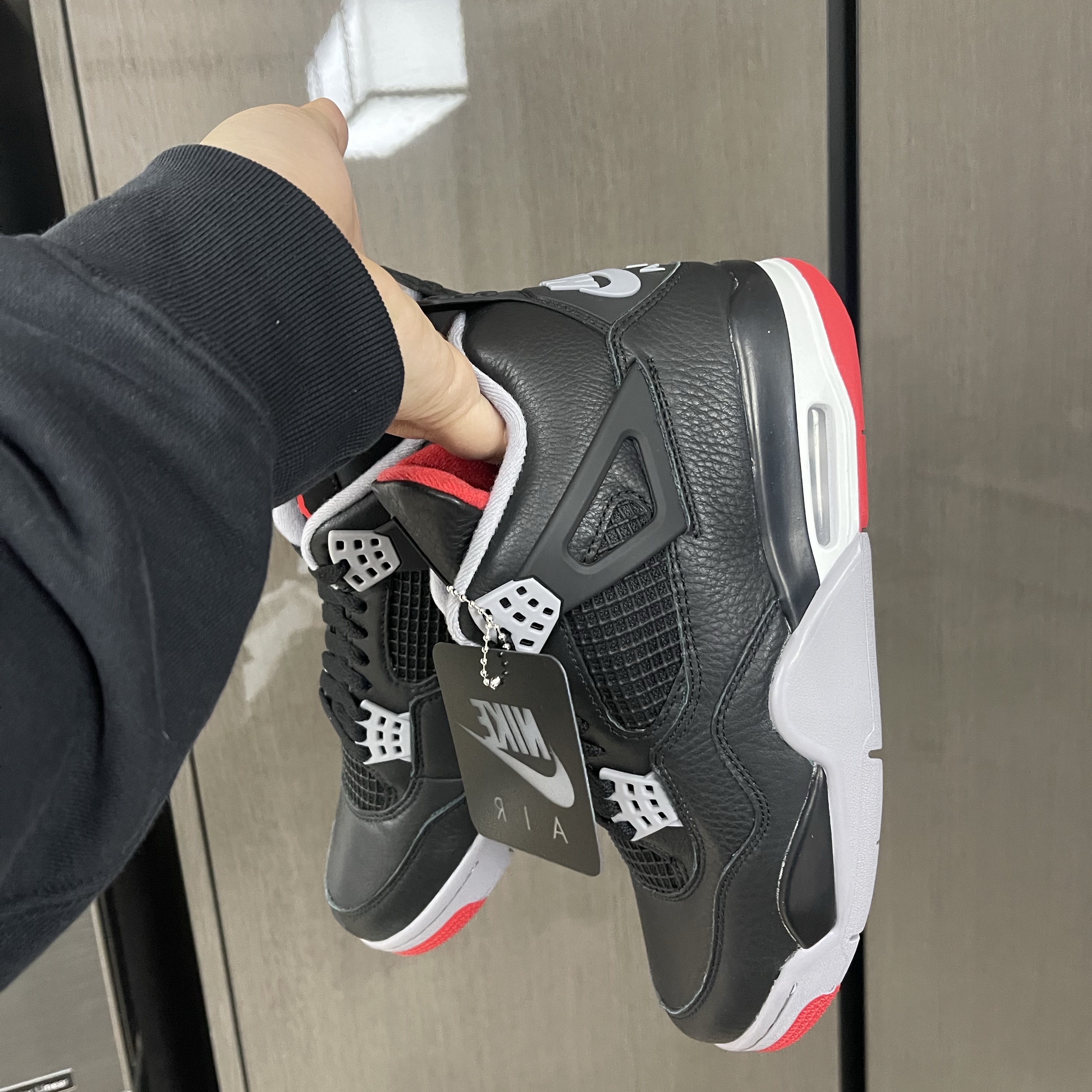 Jordan 4 Retro Bred Reimagined 착용 스타일