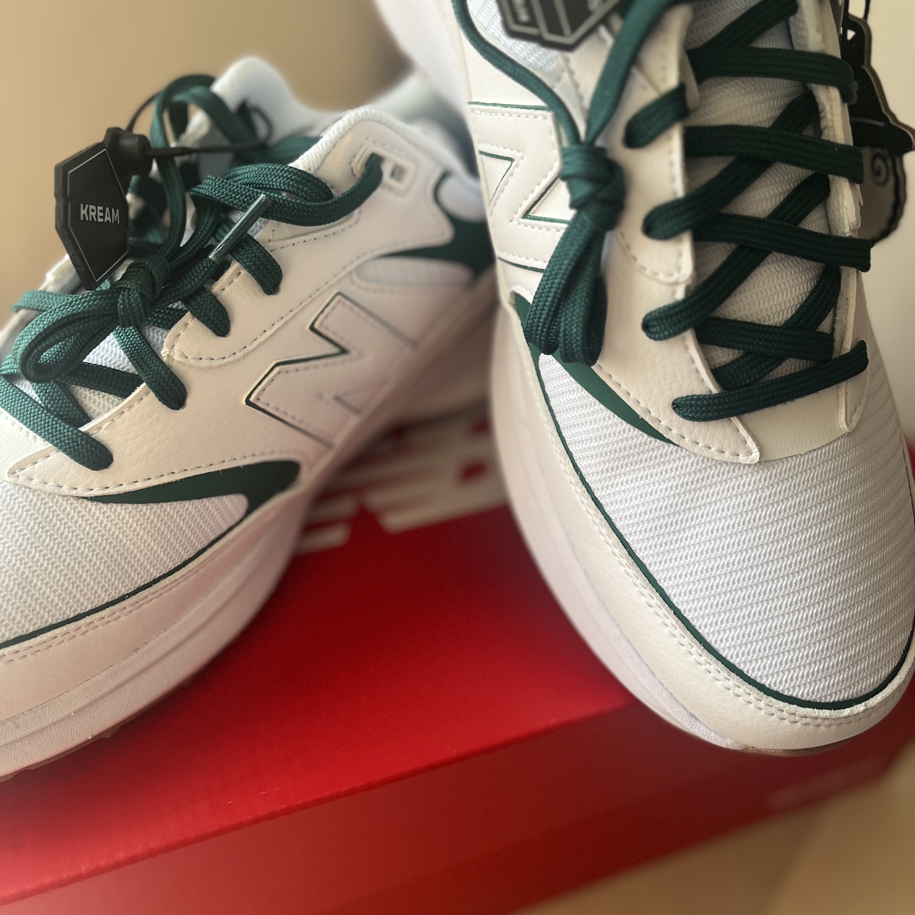 New Balance x Malbon Golf Heritage White Green 착용 스타일