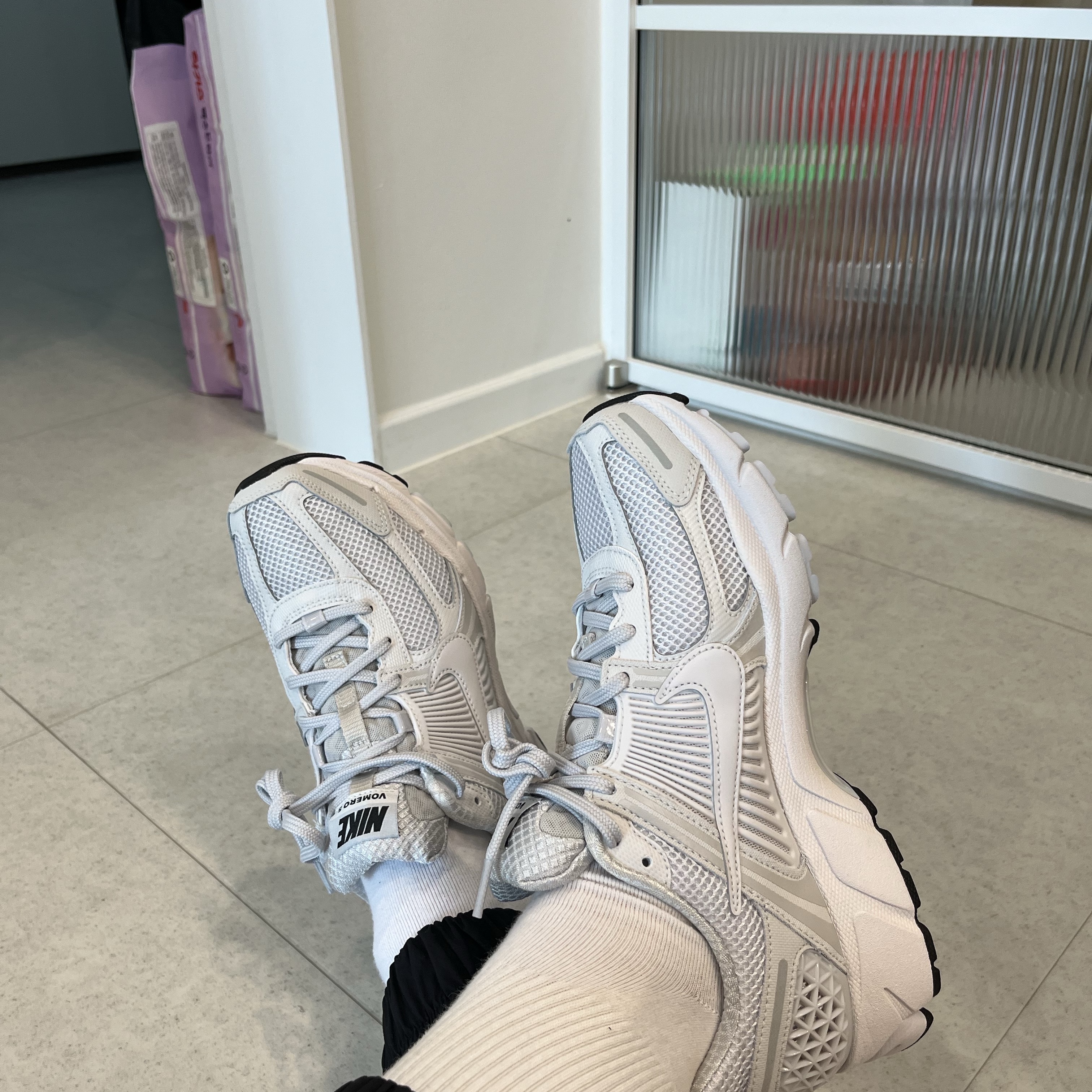 Nike Zoom Vomero 5 SP Vast Grey 2023 착용 스타일 - 3