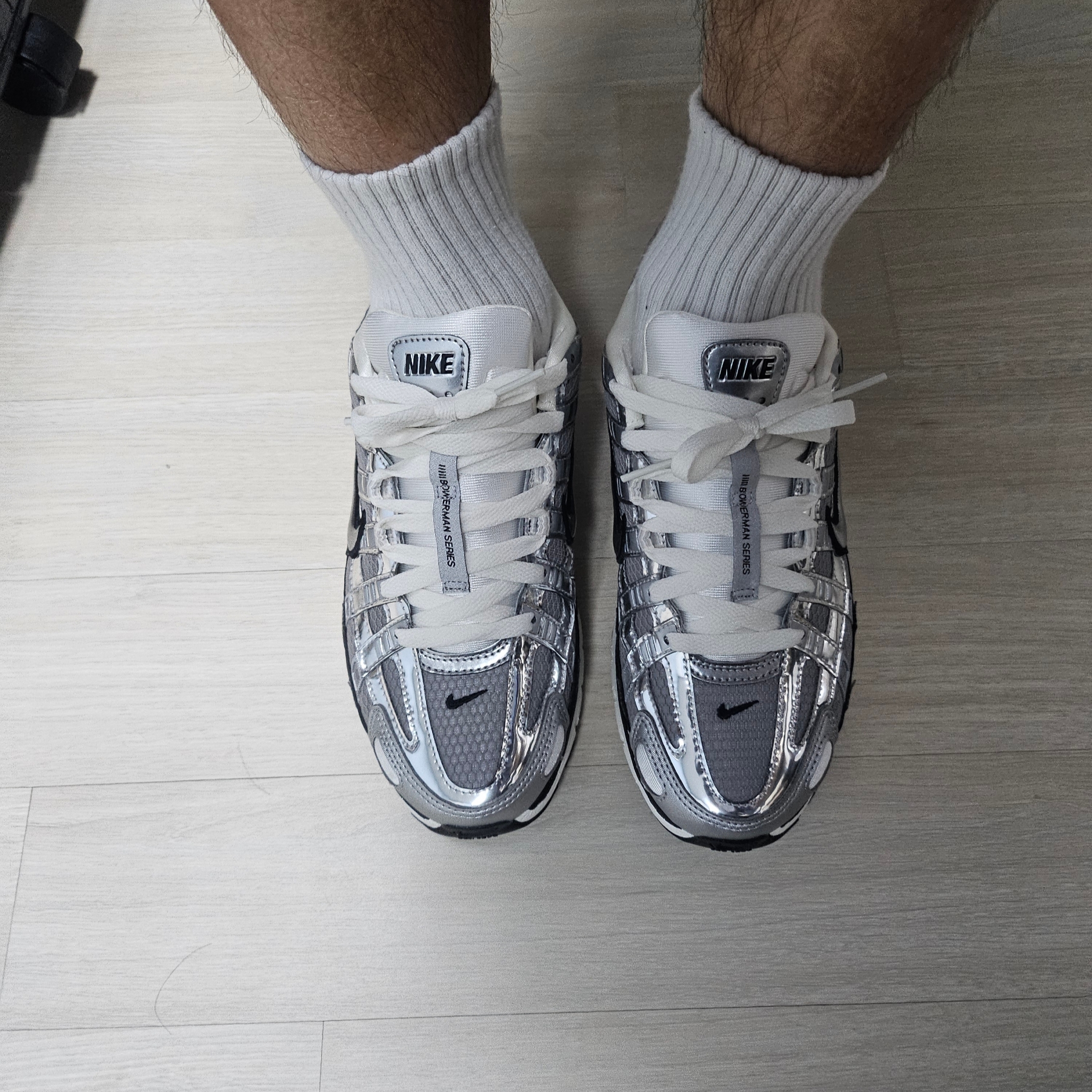 Nike P-6000 Metallic Silver 착용 스타일 - 3