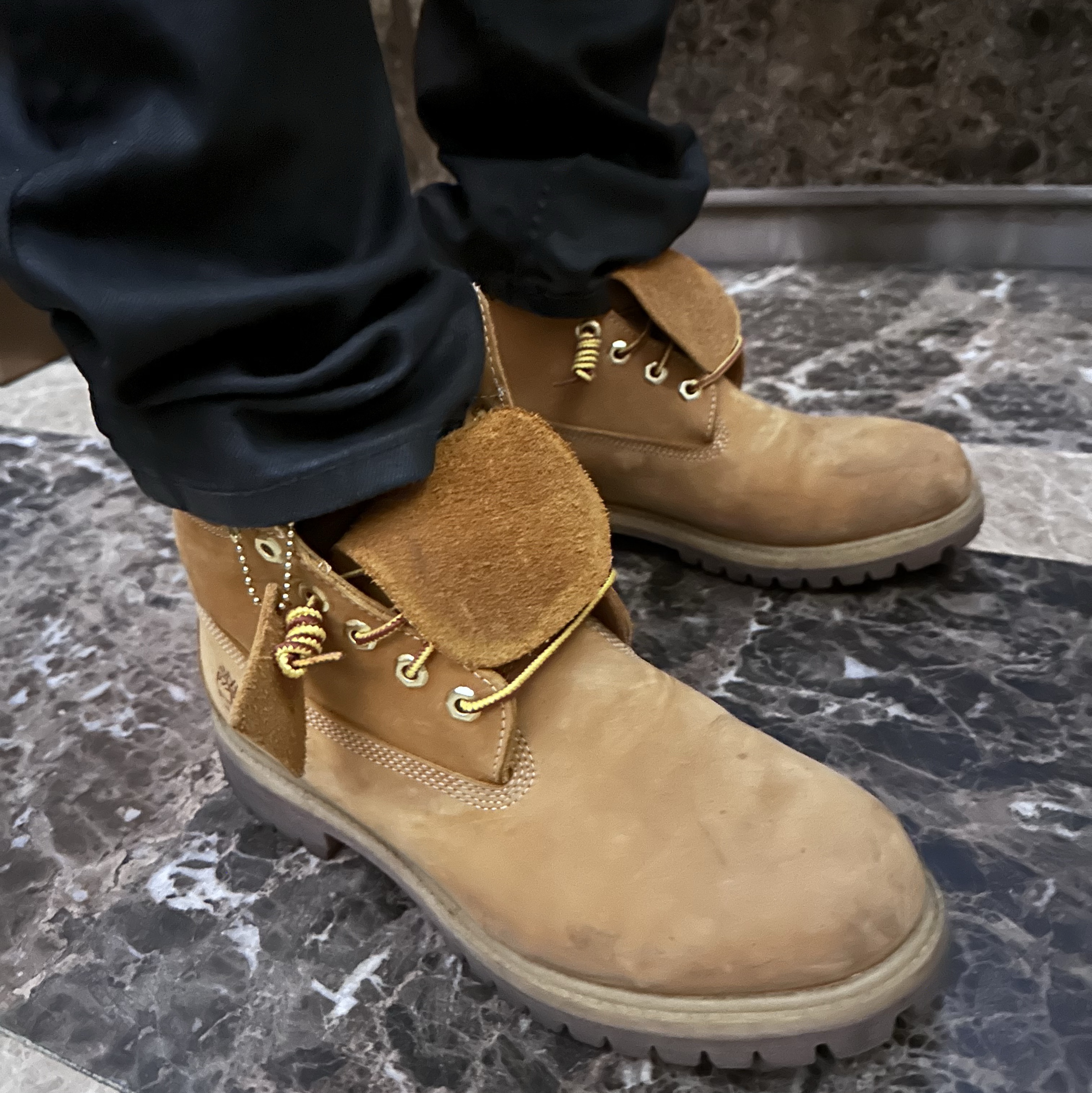 Yeezy Gap Engineered By Balenciaga Dove Long Sleeve T-Shirt Beige, Timberland Premium 6 inch Waterproof Boot Wheat Nubuck - Wide 착용 스타일 - 2