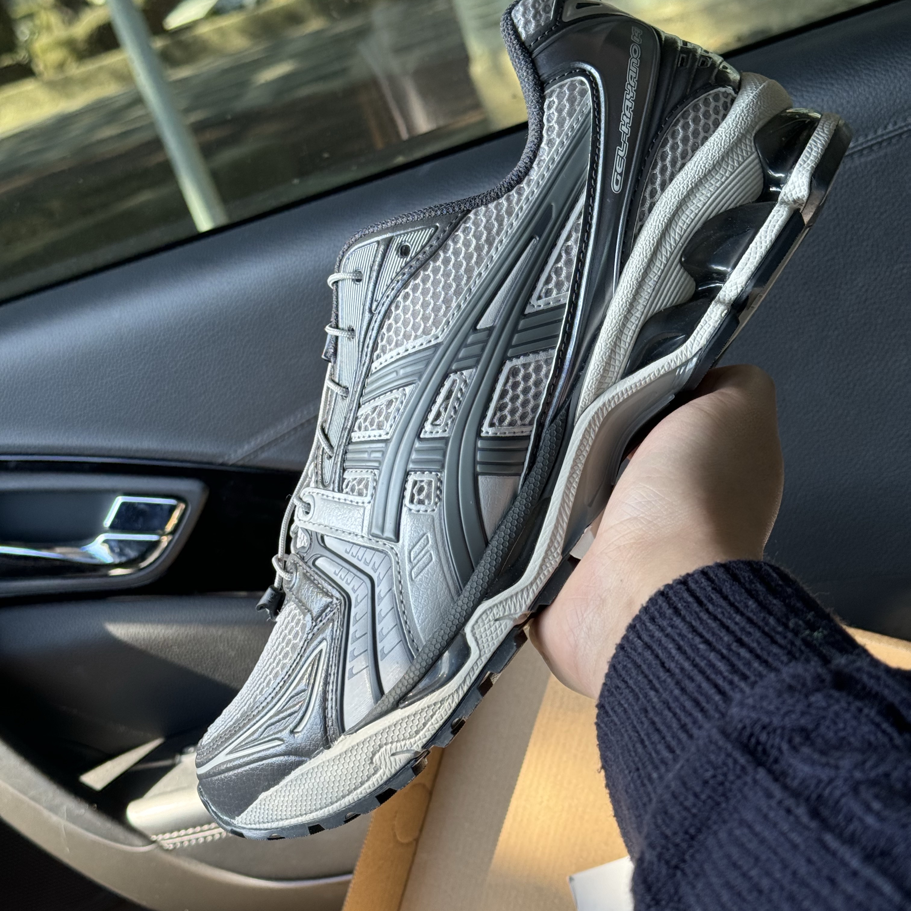 Asics Unlimited Gel-Kayano 14 Oyster Grey Clay Grey 착용 스타일