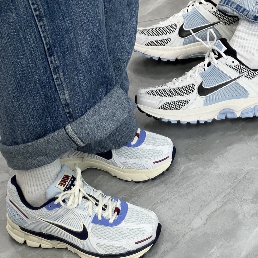 (W) Nike Zoom Vomero 5 Blue Tint Purple Ink 착용 스타일