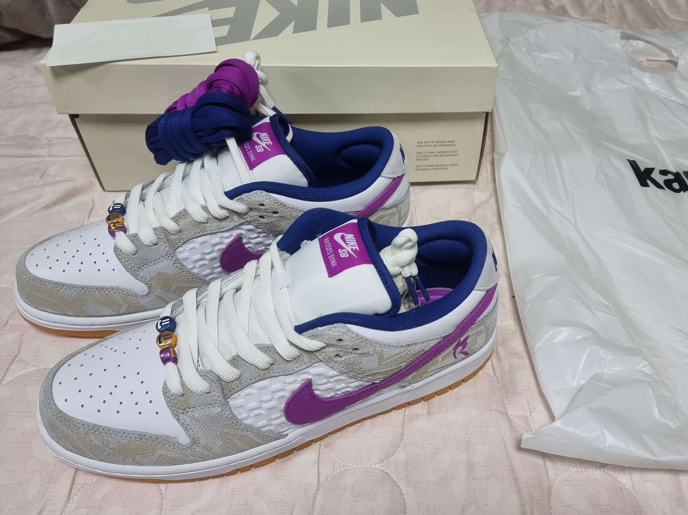 Nike x Rayssa Leal SB Dunk Low PRM Pure Platinum Vivid Purple 착용 스타일 - 1