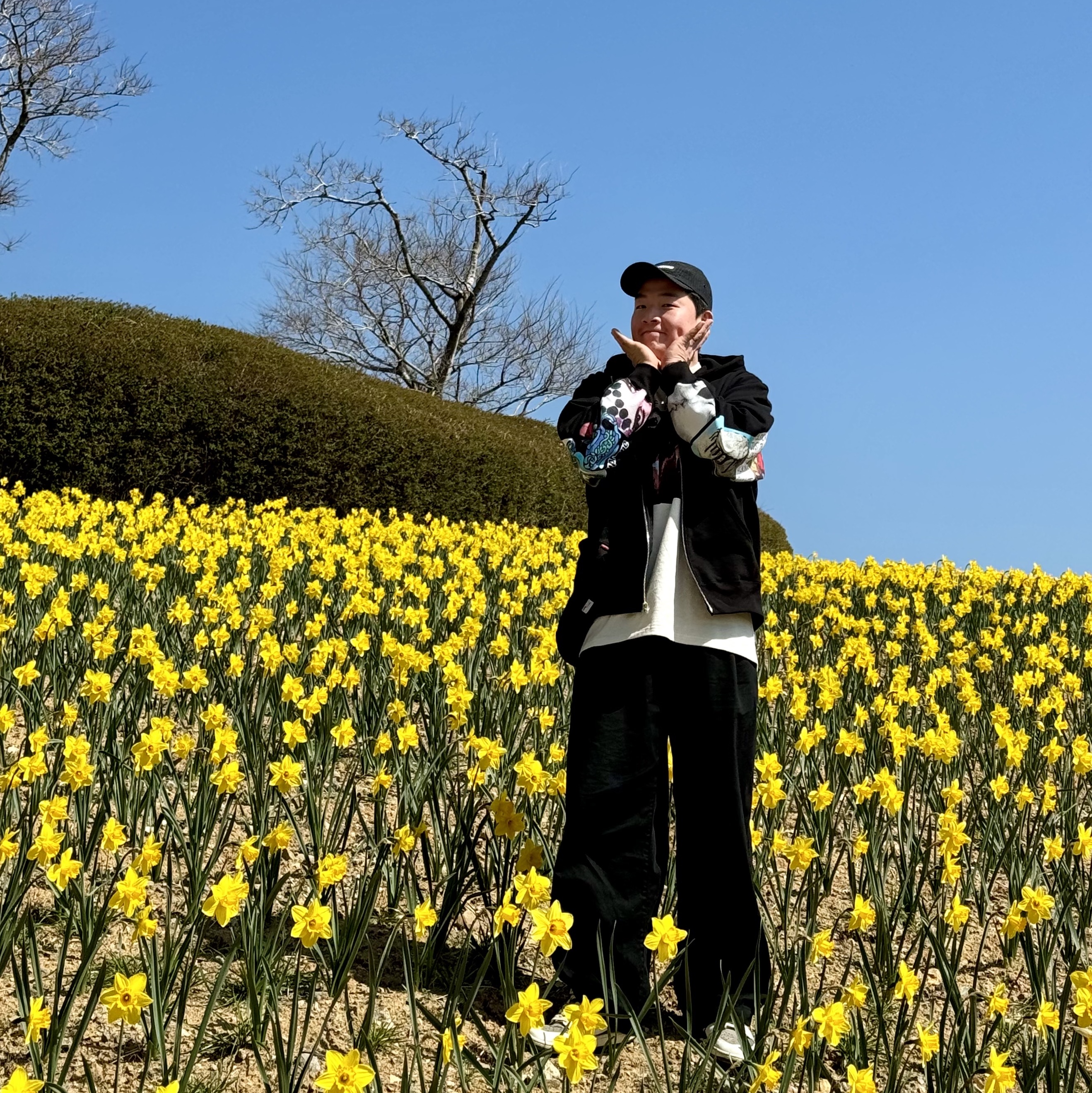 Supreme Spread Zip Up Hooded Sweatshirt Black - 24SS, Supreme Rowlf T-Shirt Natural - 24SS 착용 스타일 - 2