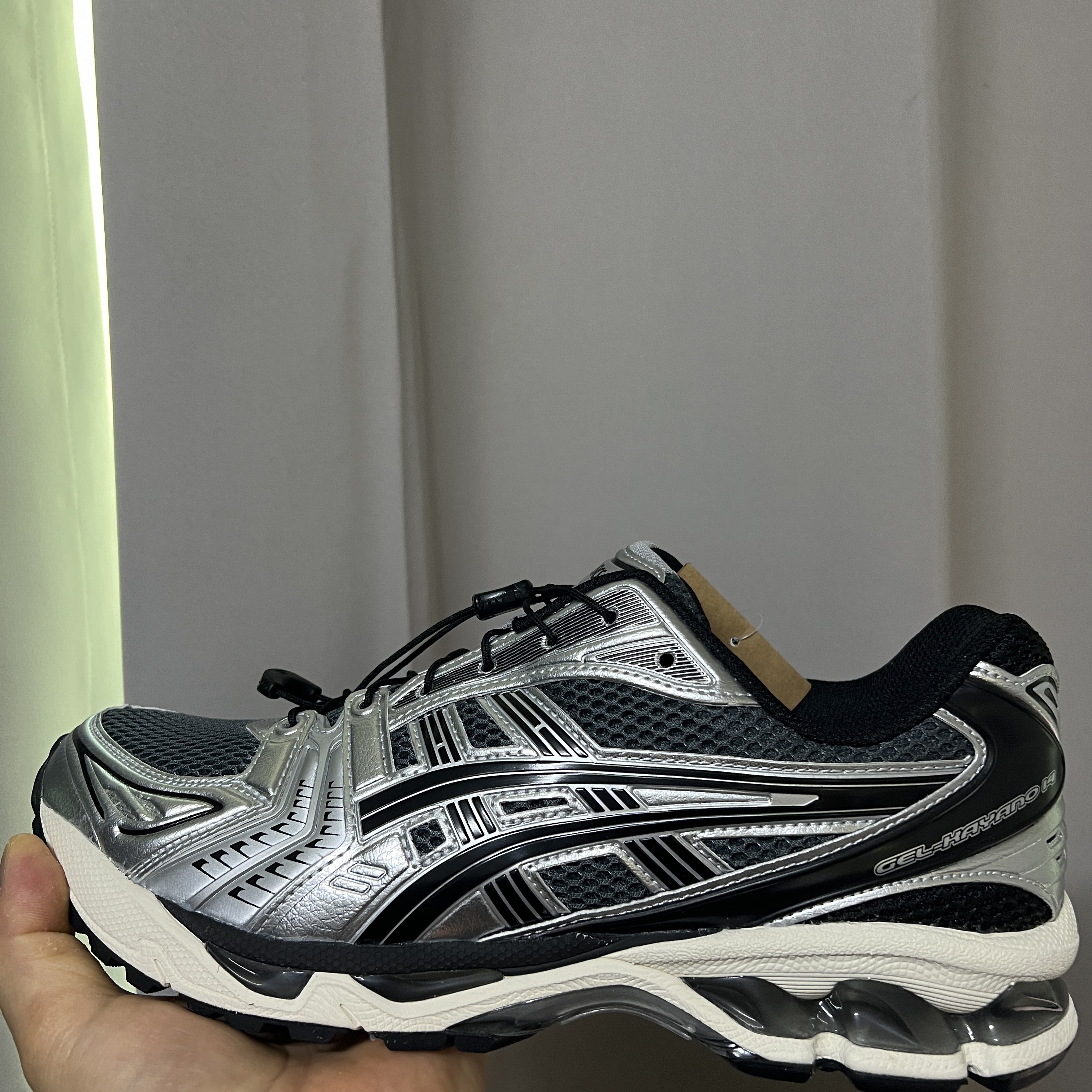 Asics Unlimited Gel-Kayano 14 Carrier Grey Black 착용 스타일 - 1