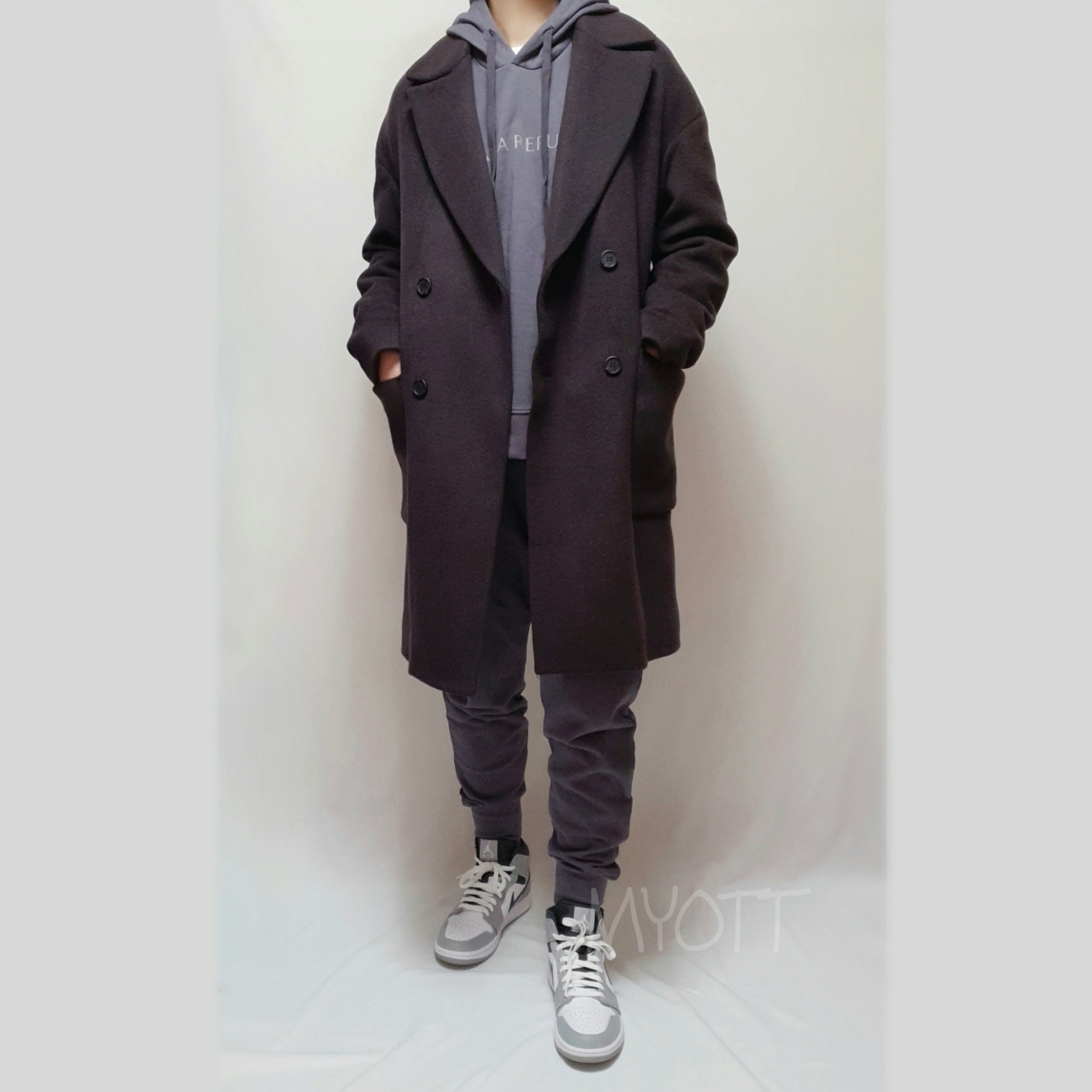 Jordan 1 Mid Light Smoke Grey Anthracite 착용 스타일 - 1