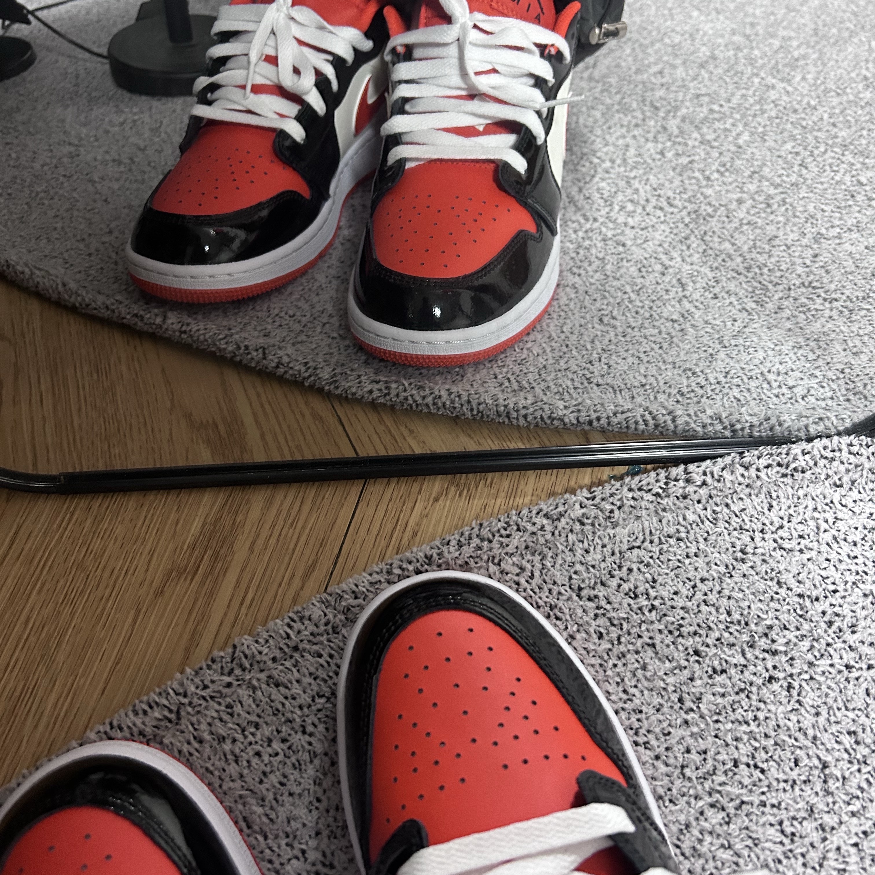 (GS) Jordan 1 Low SE Team Orange Black 착용 스타일
