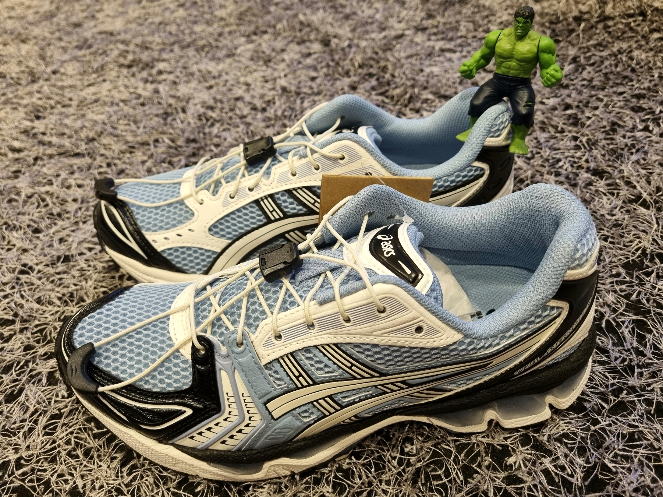 Asics Unlimited Gel-Kayano 14 Mist Cream 착용 스타일 - 1
