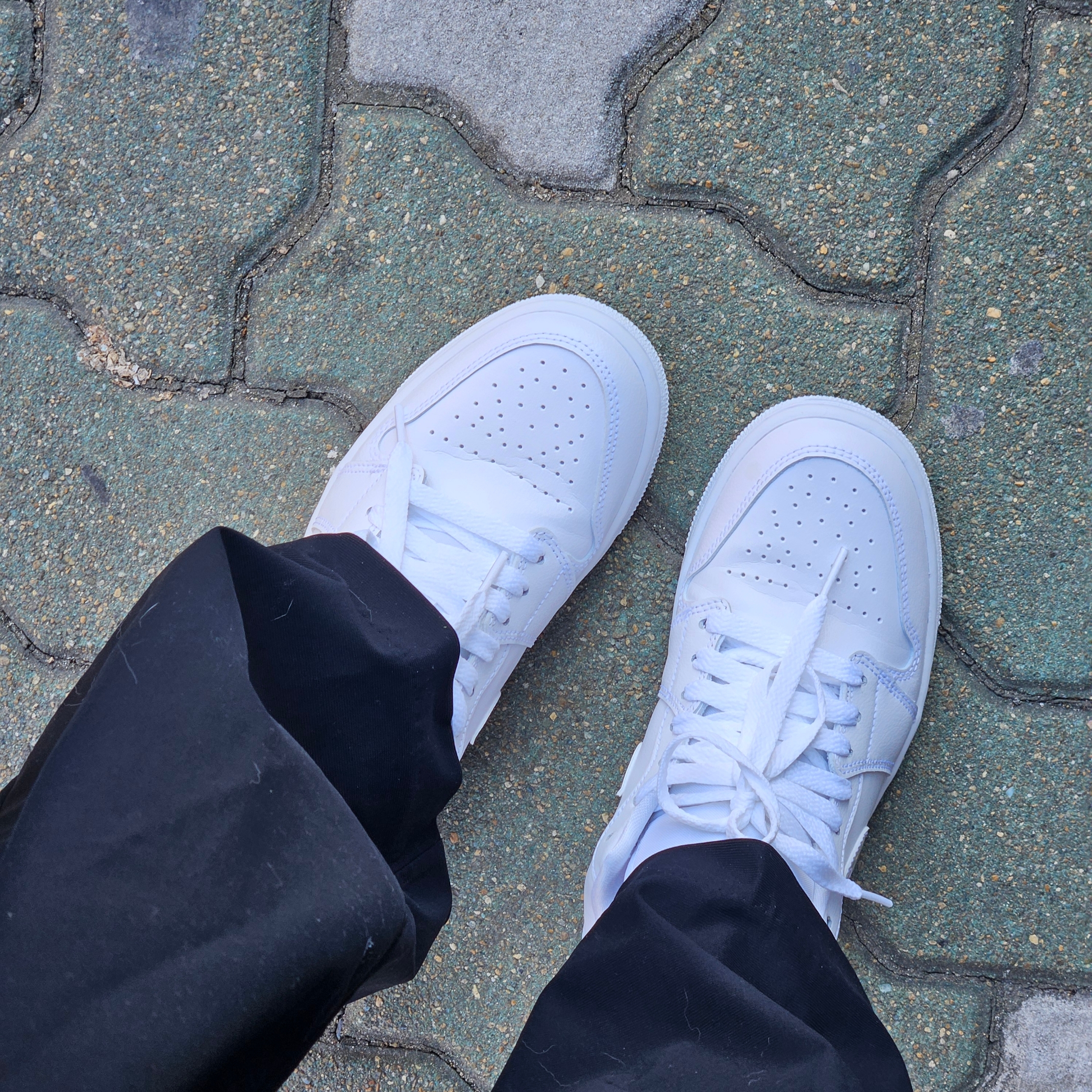 (W) Jordan 1 Low Triple White 2022 착용 스타일