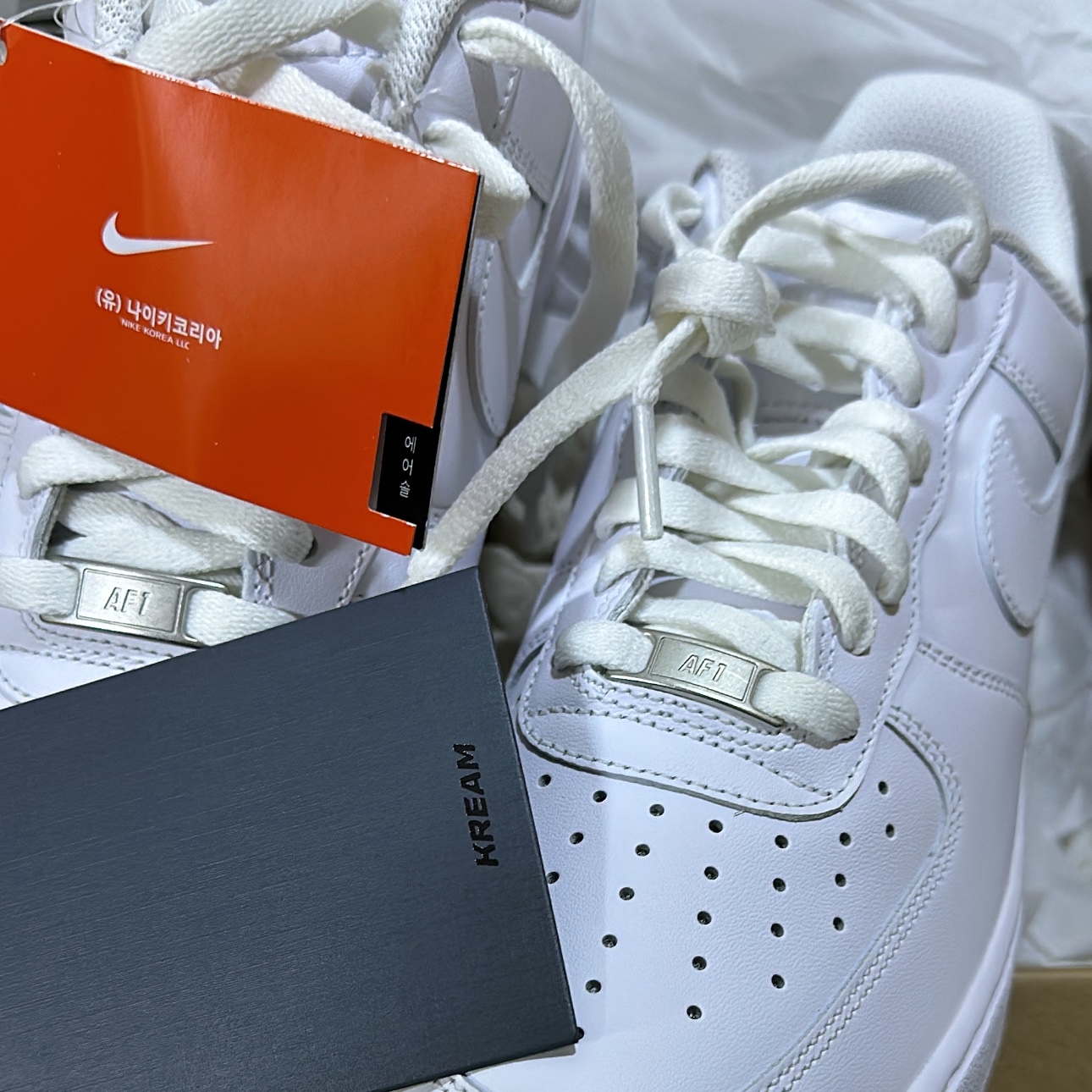 Nike Air Force 1 '07 Low White 착용 스타일 - 1